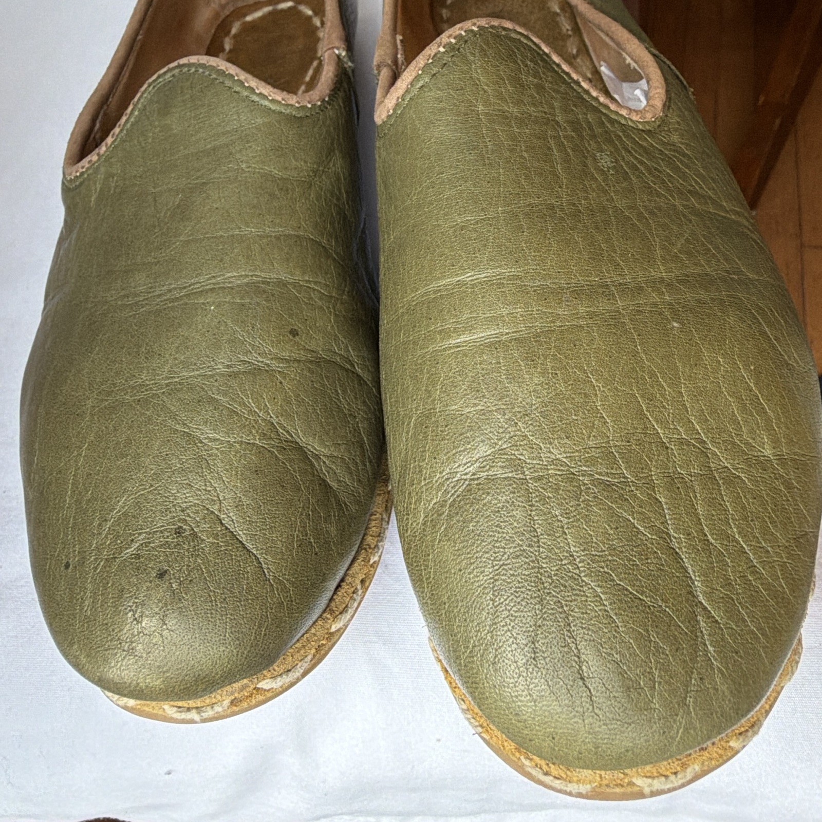 Sabah Green Leather Slip-On Flats Round Toe Stitched Womens US 7.5 EU 38