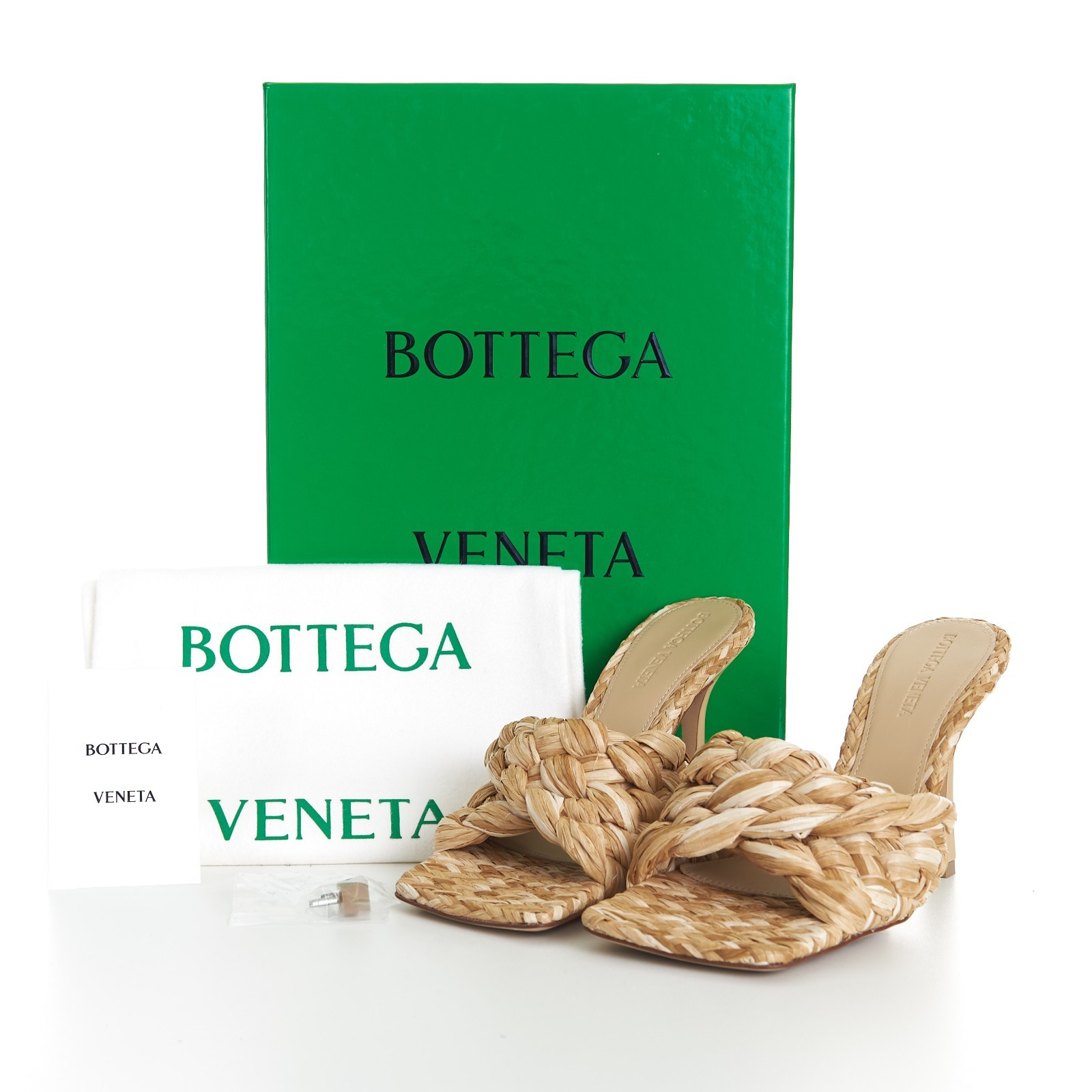 BOTTEGA VENETA 1050$ Raffia Mule Sandal – Square Toe, Macadamia