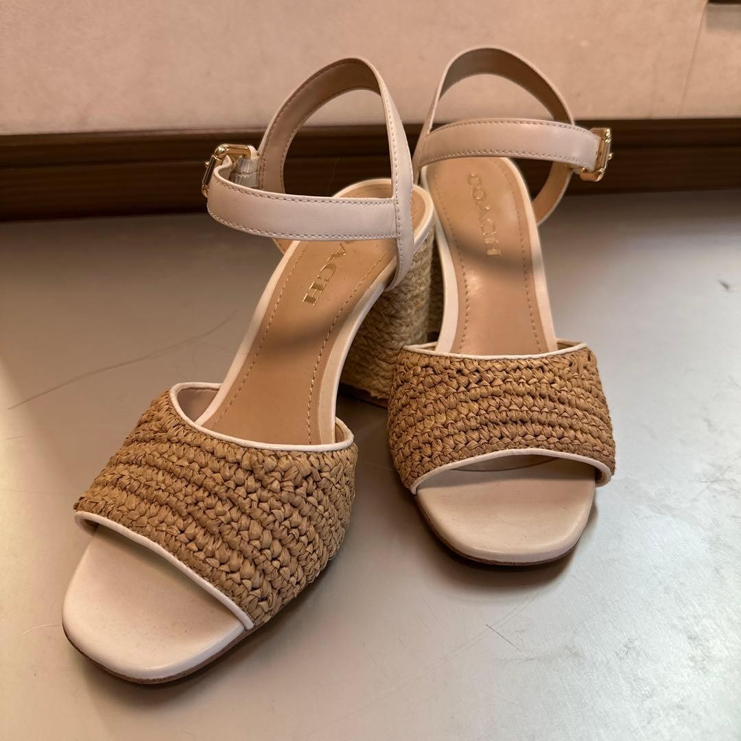 COACH Straw Material Ankle Strap Sandals color is slightly brighter than in the