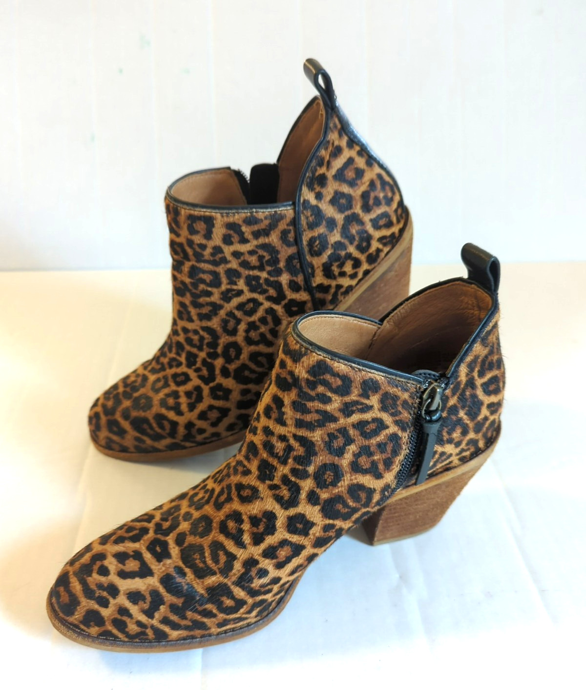 SOFFT Tamela Women Botties 9 Coffee Leopard Calf Hair Wild Thing Hipster Cool