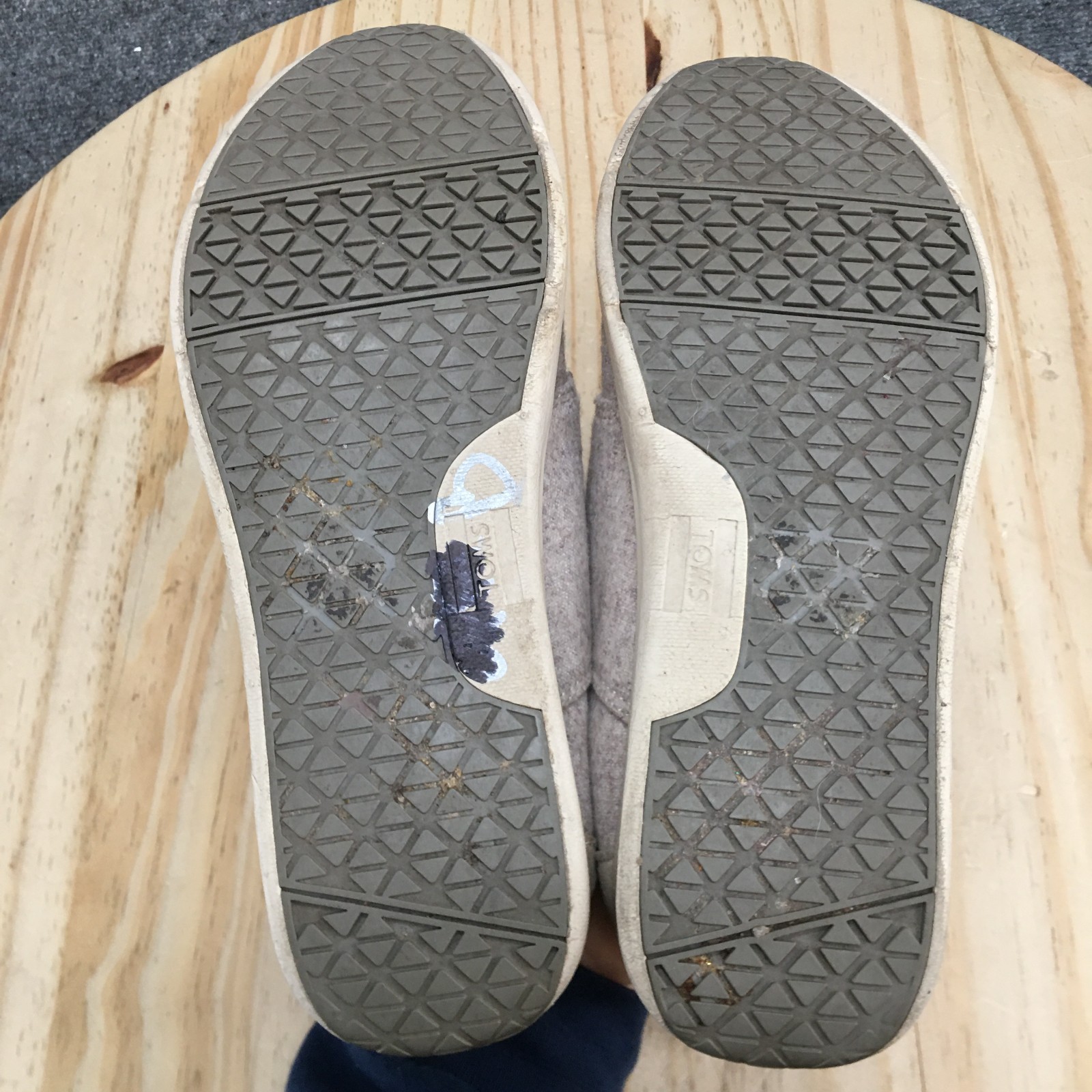 Toms Shoes Womens 9 Del Rey Sneakers Gray Casual Lace Up Comfort Low Top Flats