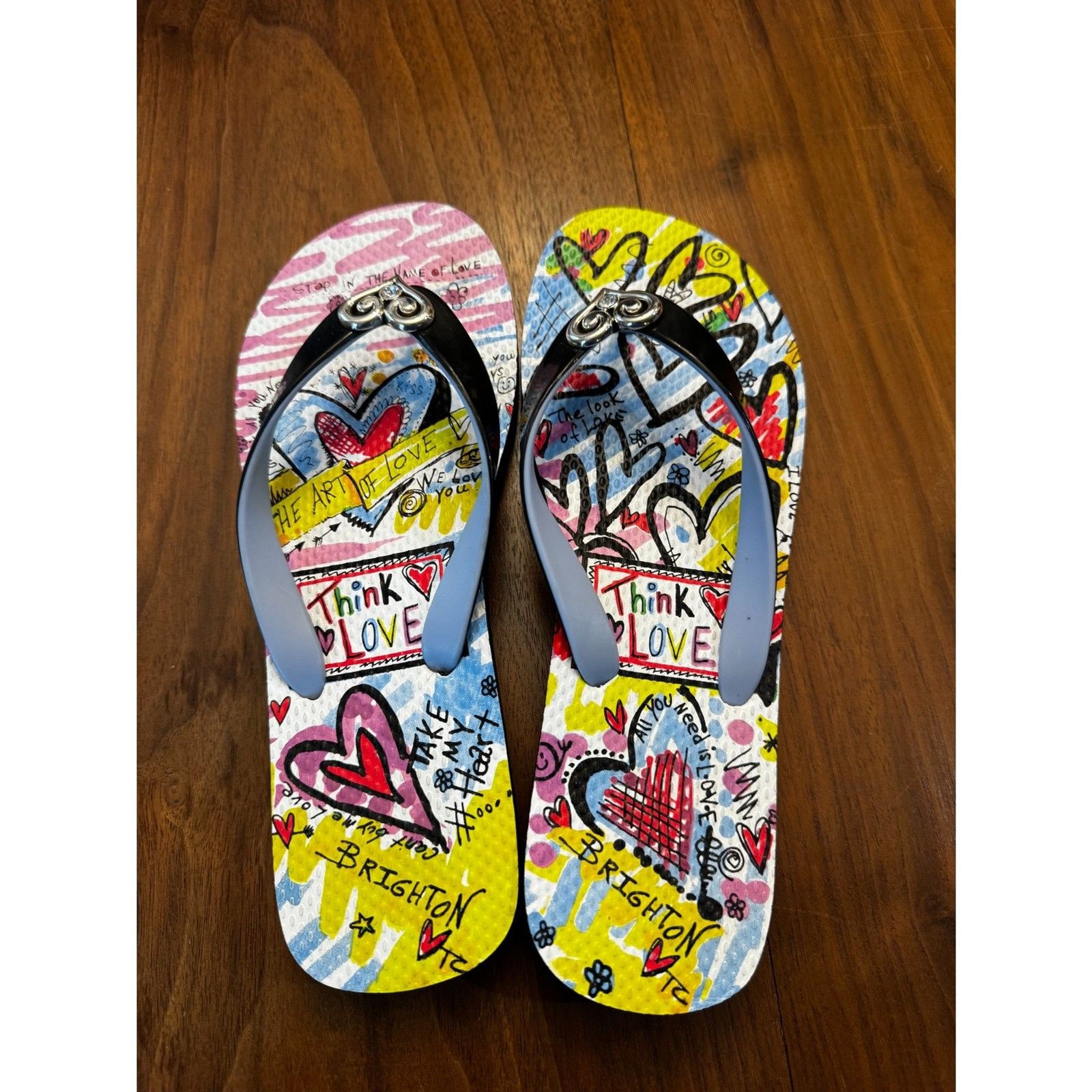Brighton Think Love Flip Flops Womens Size 7 Heart Art Print Silver Logo Sandals