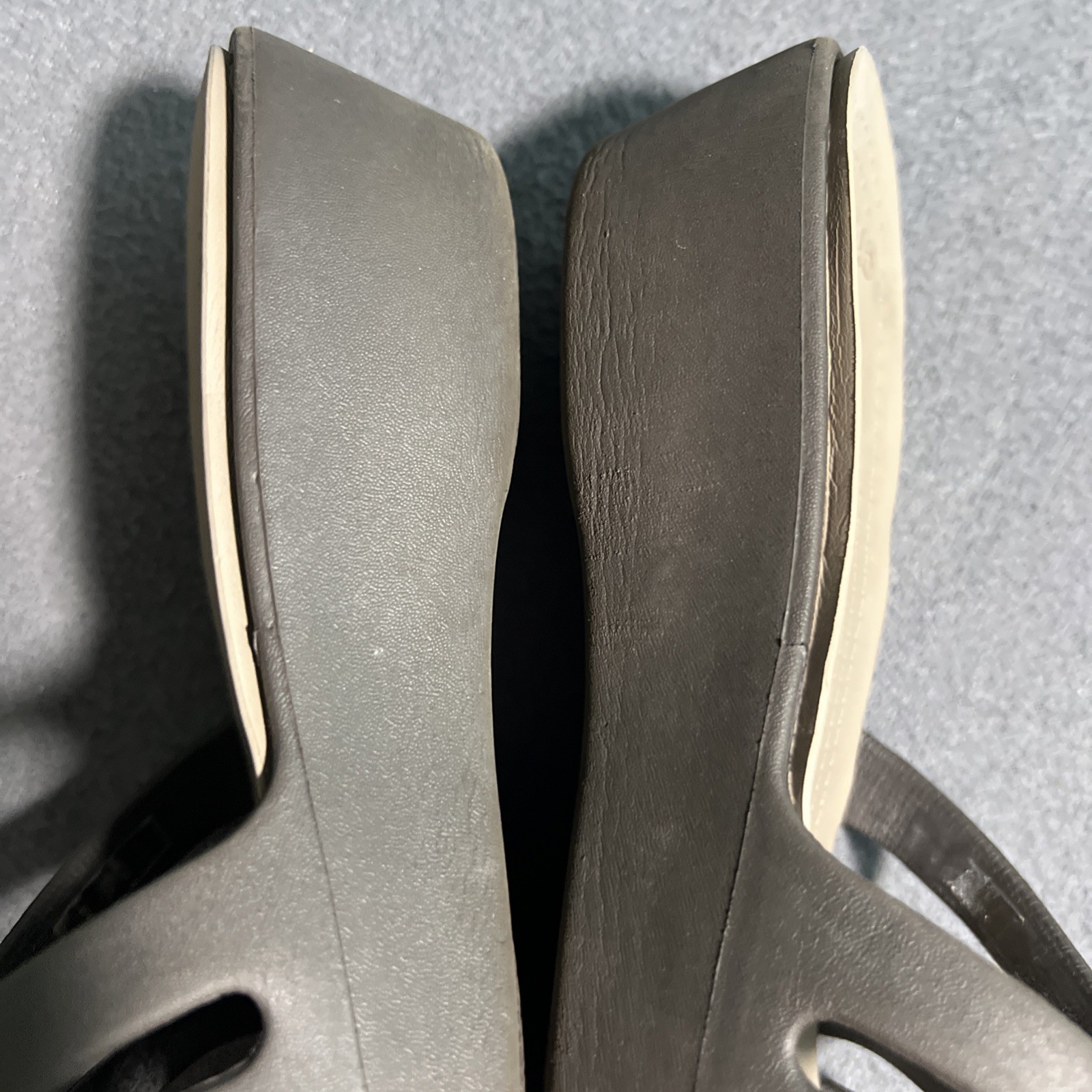 Crocs Rhonda Wedge Sandals Women’s 8 Brown Tan Strappy Slip On Casual **READ