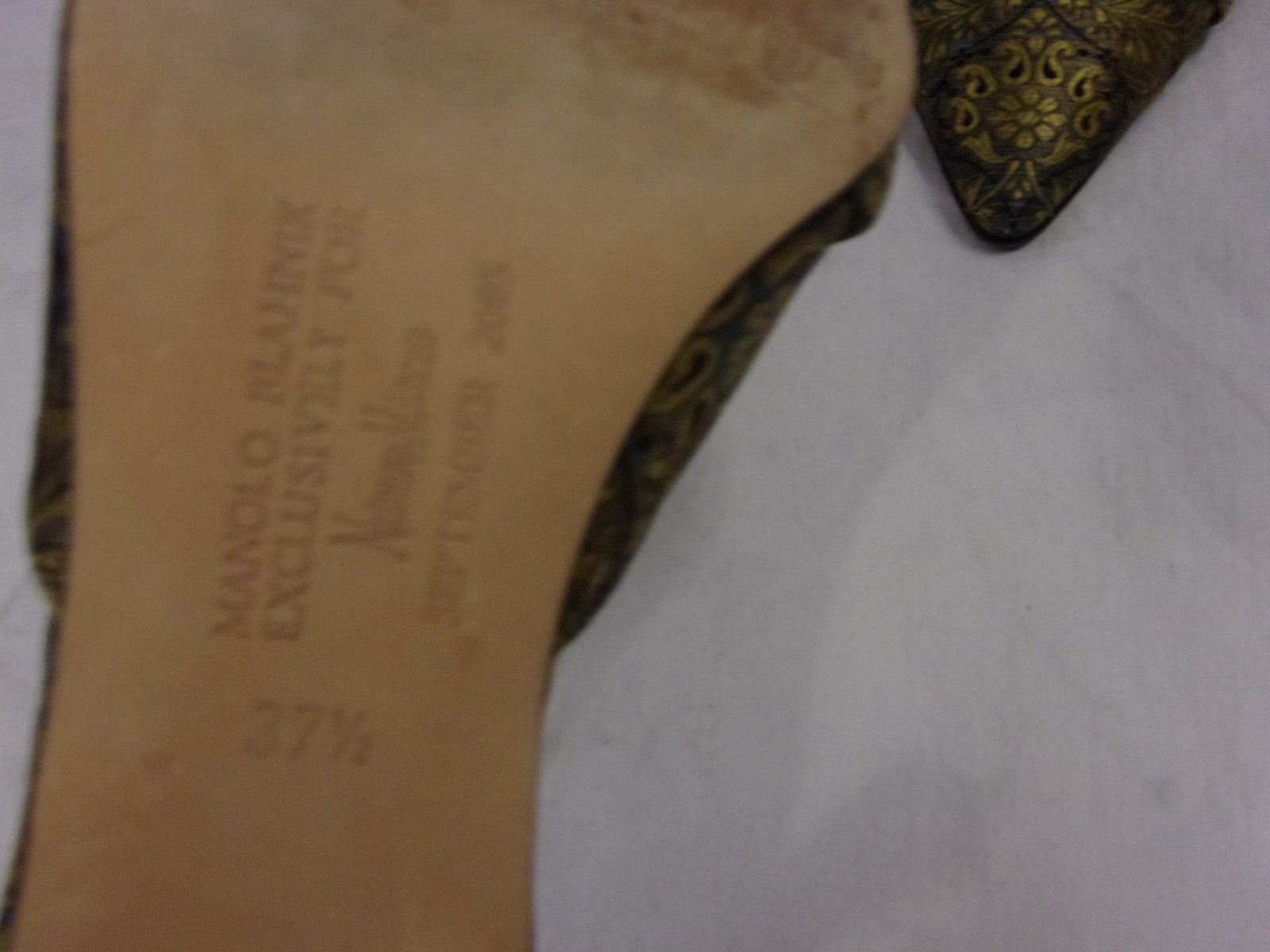 Manolo Blahnik Tapestry Pearl Detail Kitten Heel Green Gold 37.5 STUNNING