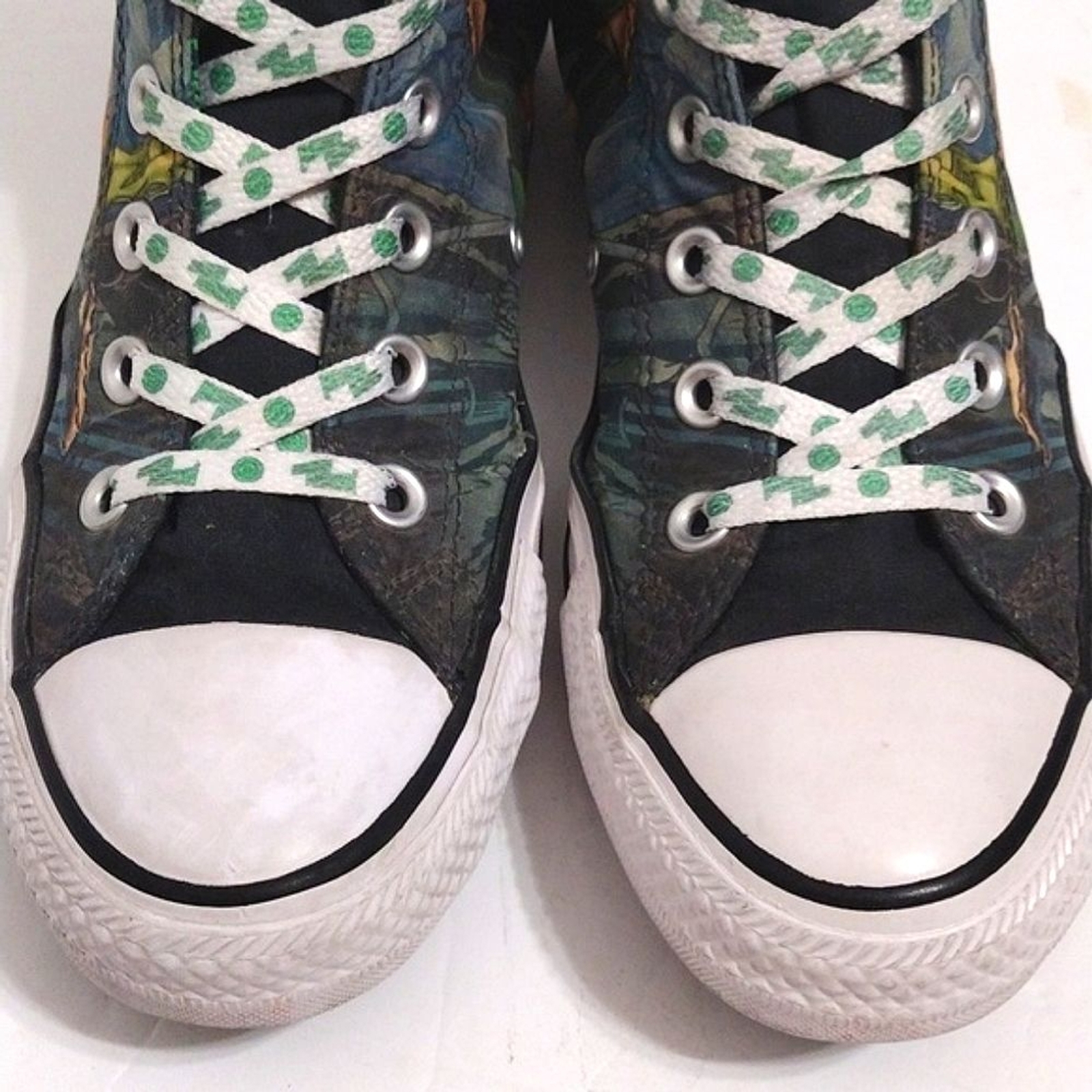 DC Comics Converse Green Arrow Superhero High Top Sneakers Unisex Men 6, Women 8