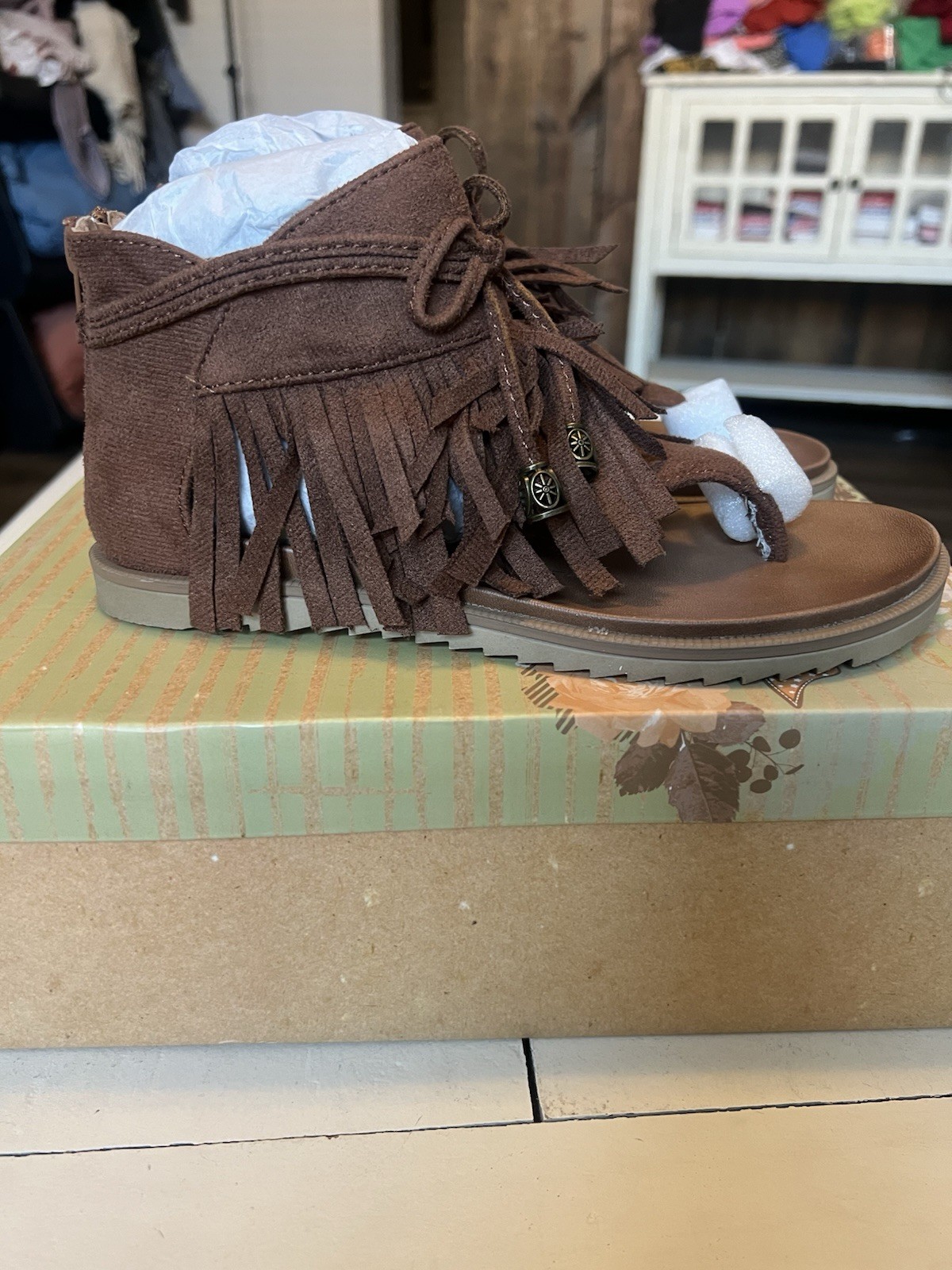 Very G- I See You- Tan Size 11New In Box Fringe Perfect For Concerts & Festival