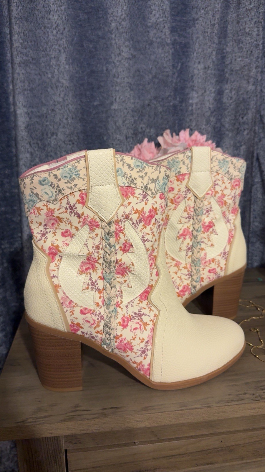 Torrid Ivory Floral Western Ankle Bootie Side Zip Almond Toe WW US 9.5