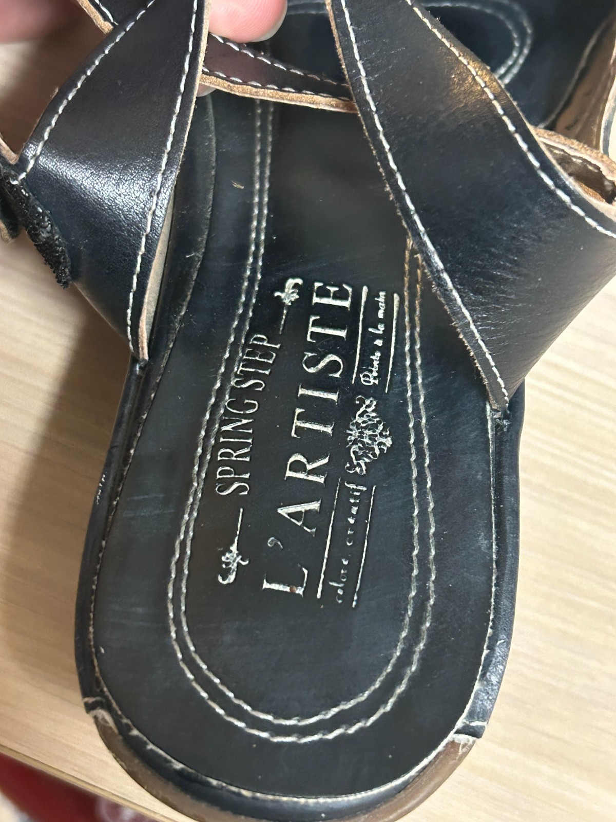 L’Artiste by Spring Step Amour-B Hearts Motif Leather Sandals Size 38 (US 7.5)