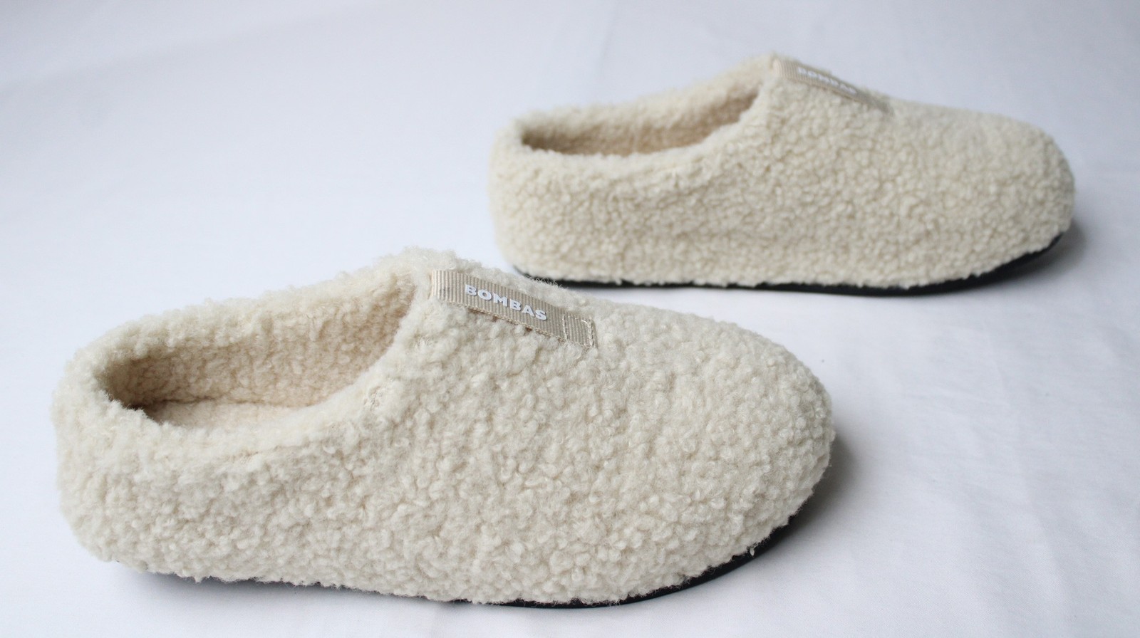 Bombas Women’s Memory Foam Slide On Sunday Slippers AC2 Ivory Size: 7 US: 6/7