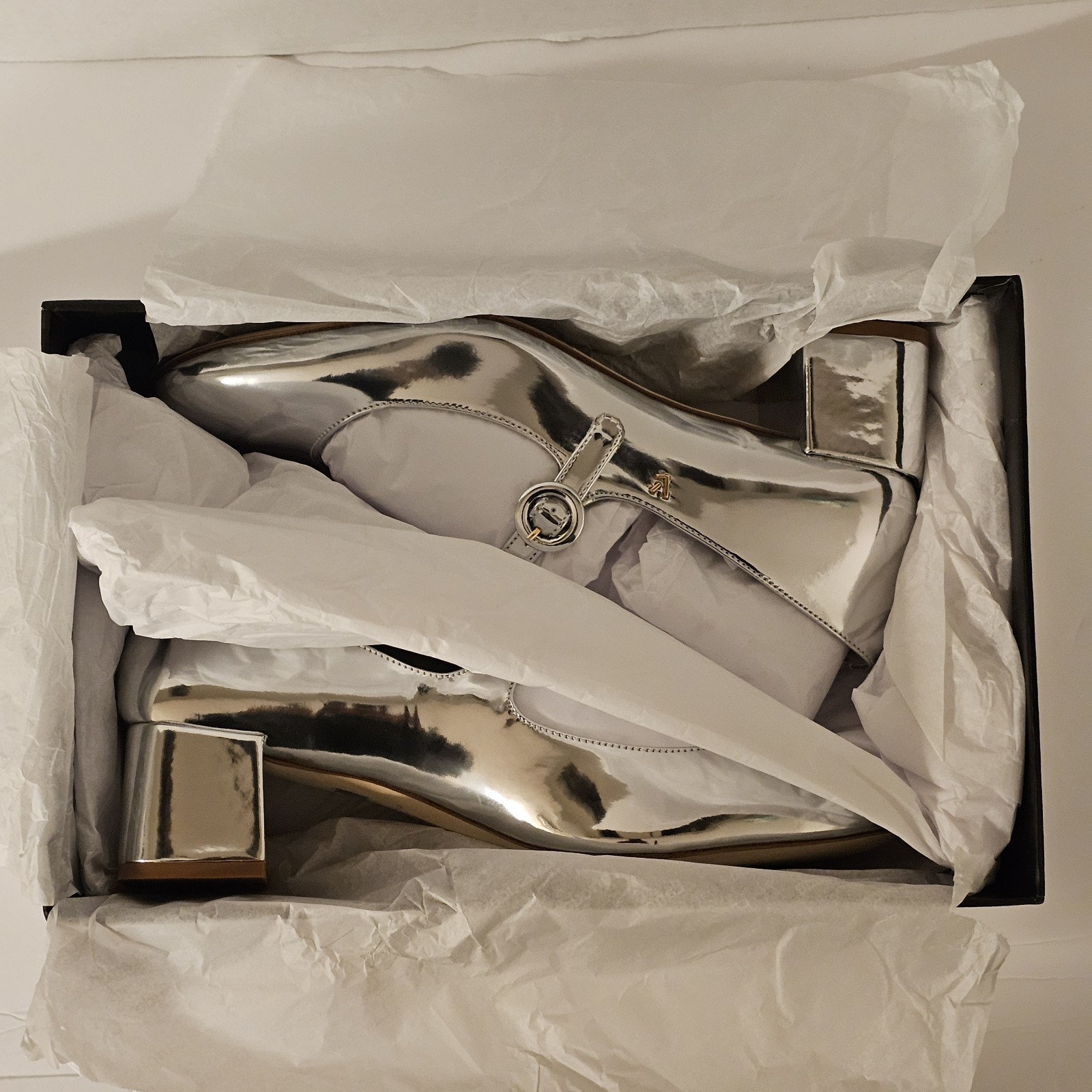 Larroude Blair Block Pump Mary Jane Women’s Mirror Silver Specchio Size 7