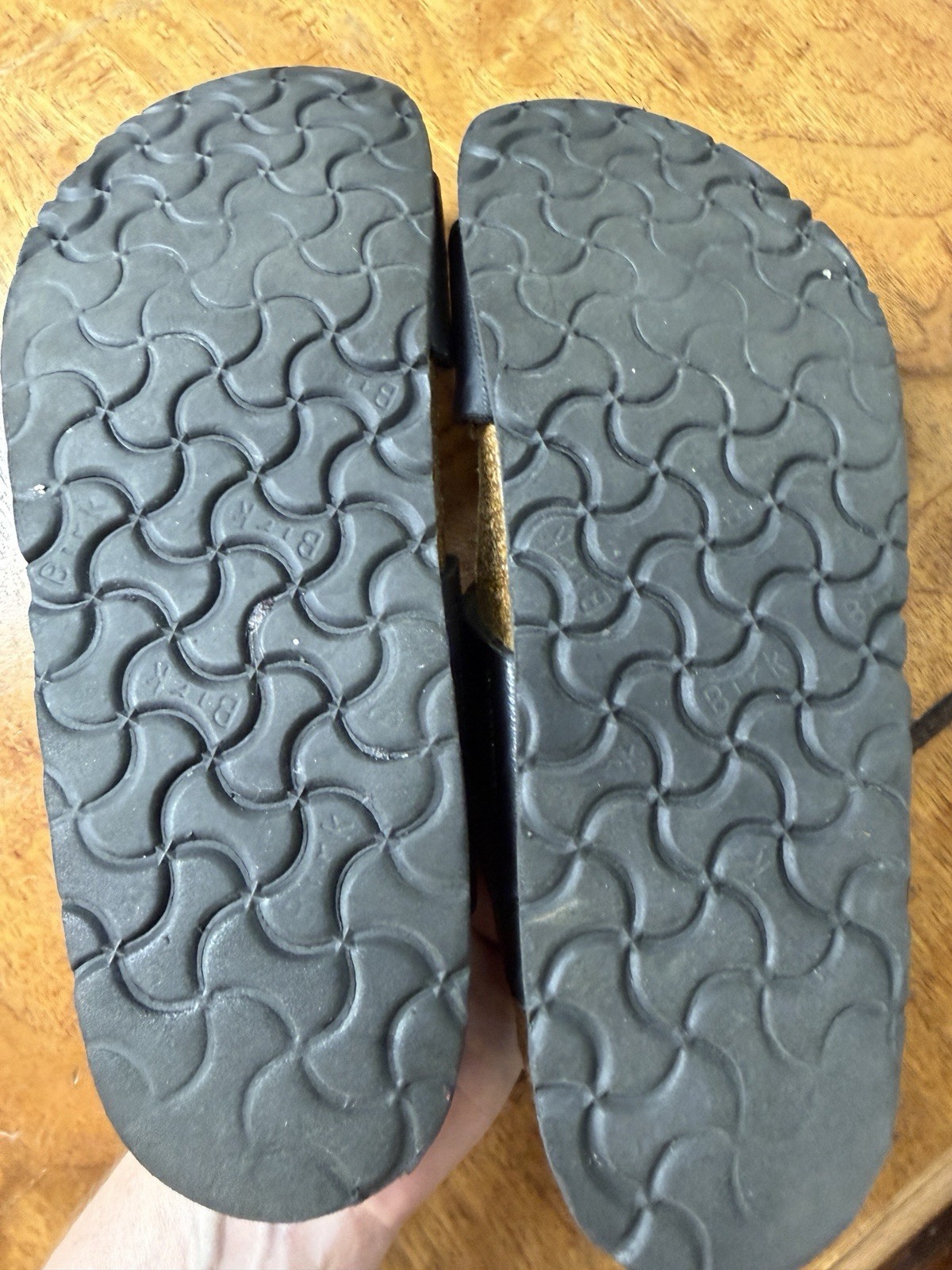 Birkenstock Women’s 40 Mayari Sandals Black Strappy Thong Cork Footbed READ