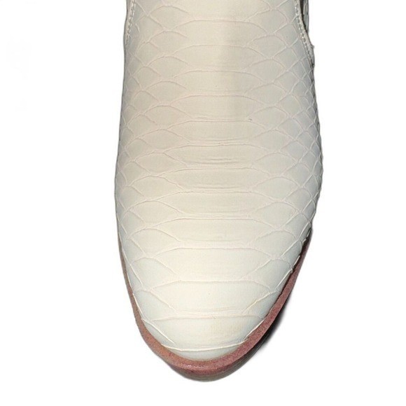 New MIA Ceesea Textured Ivory White Heeled Western Snake Boot Women’s 7.5 Bridal