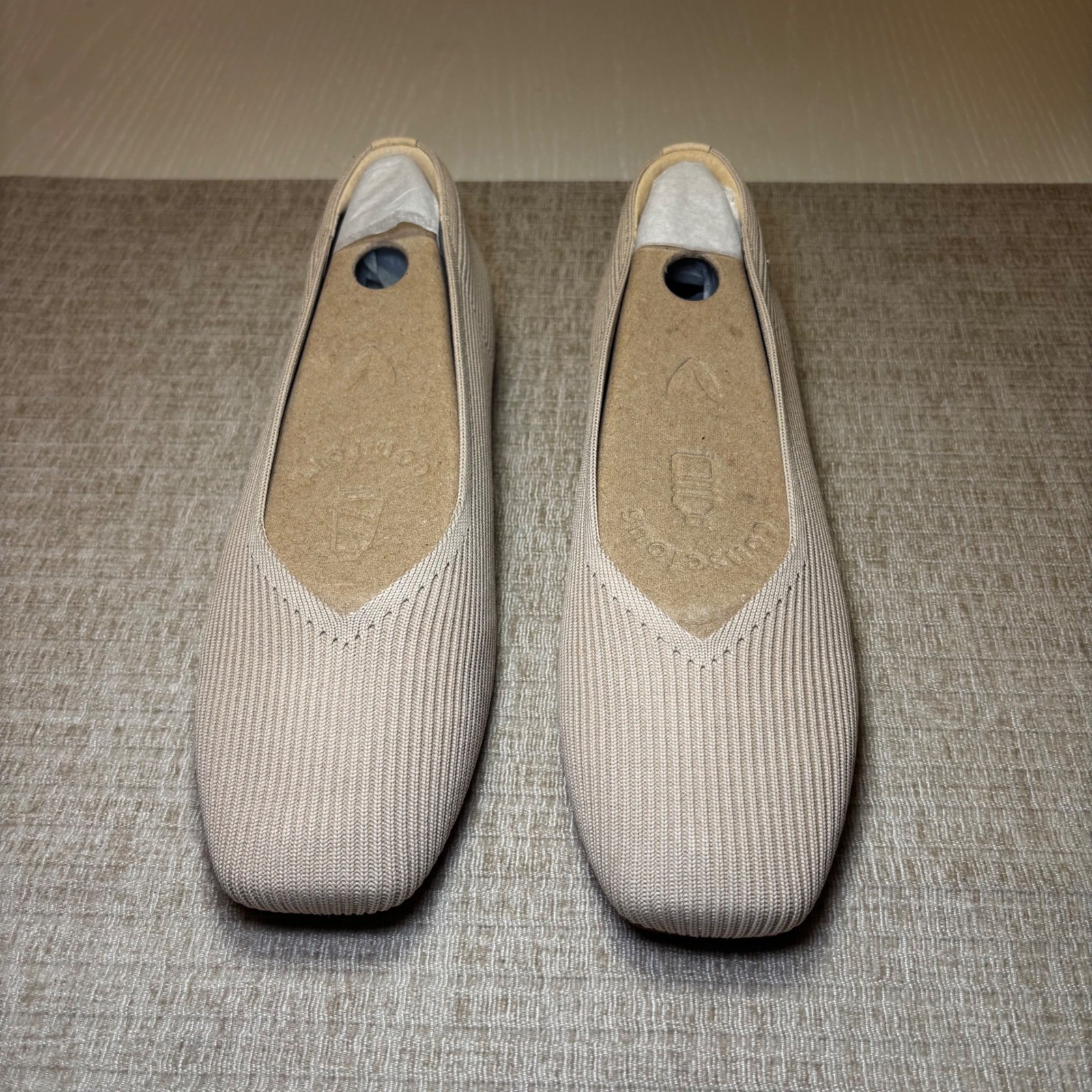 VIVAIA Square-Toe V-Cut Flats (Margot™ 2.0) – 40.5 / US 9-9.5