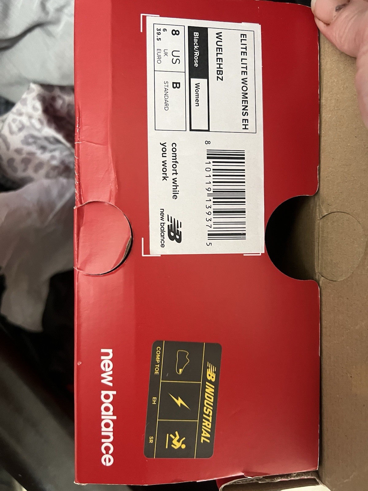 BRAND NEW – New Balance Sneakers
