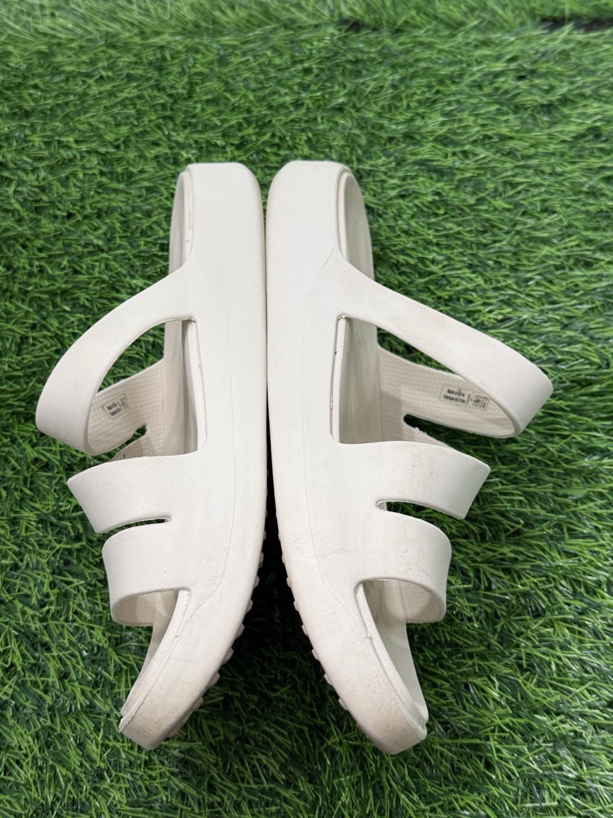 Crocs Getaway Strappy Mid Slip On Sandals Slides Neutral Ivory Women’s 9