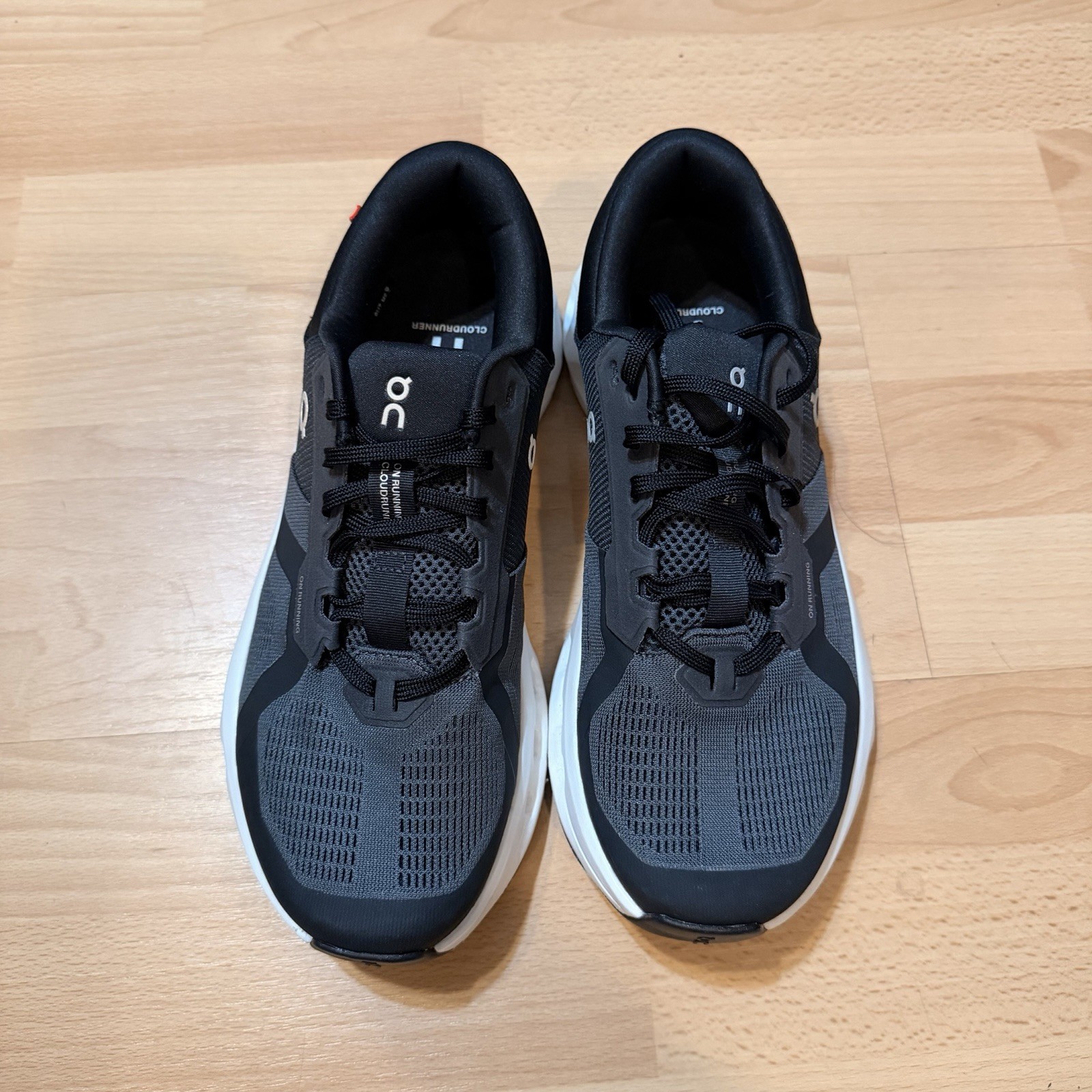 NIB On Cloud Cloud Runner 2 Eclipse/Black Athletic Womens Shoes 9