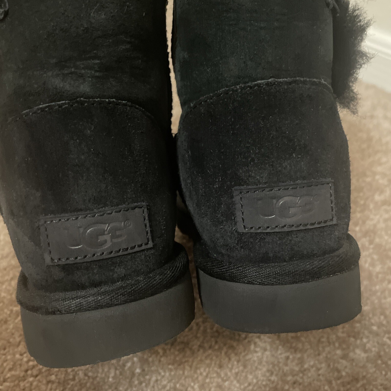 UGG Australia Bailey Button Black Leather Women’s Boots Size 7 S/N 5803