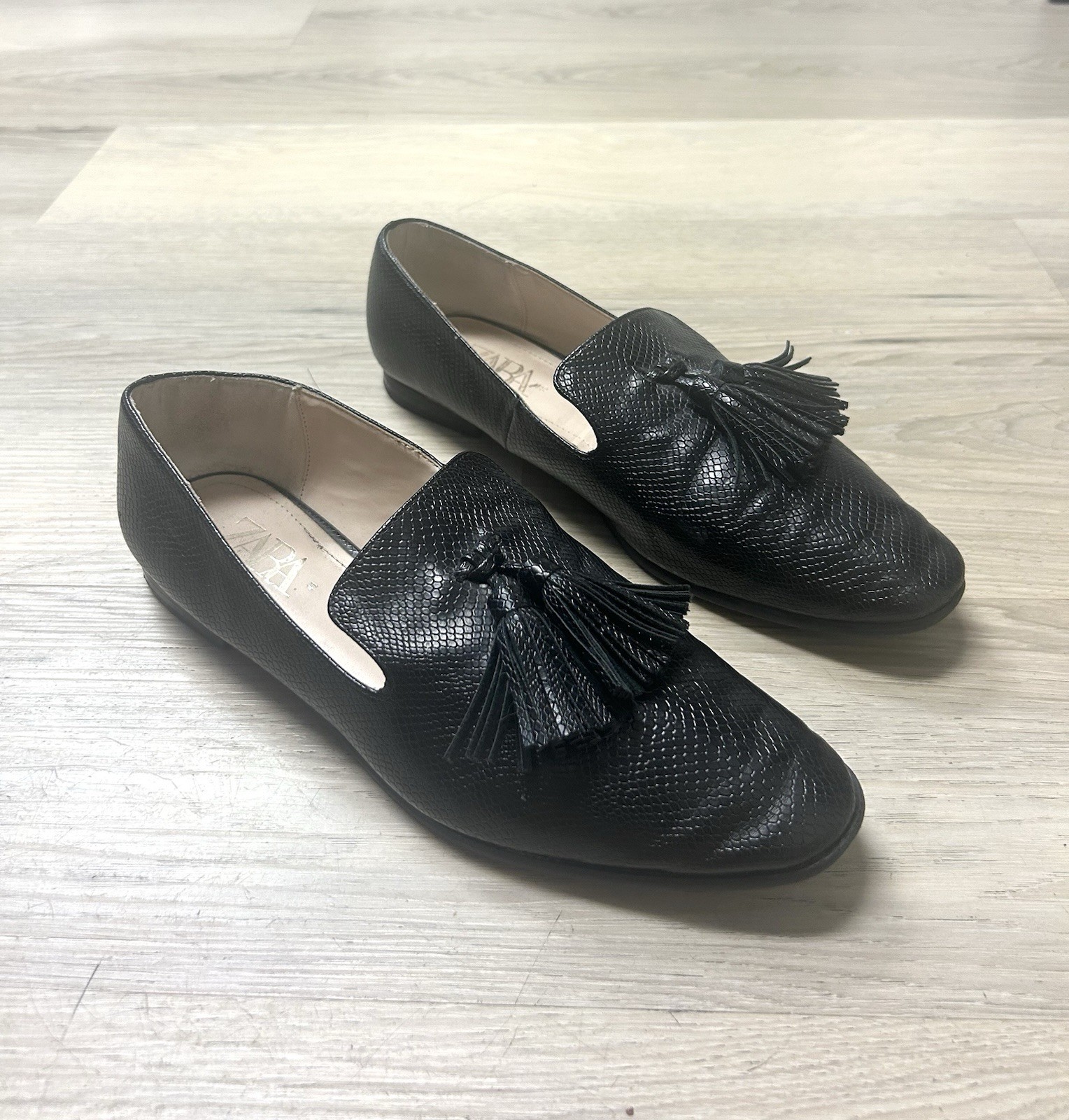 Zara Tassel Loafers Women Sz 10 EU 41 Black Pebbled Slip On Workwear Minimalist