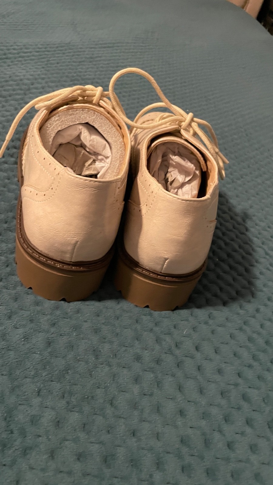 Womens shoes US 8.5M, dressy or casual, Oxford, color Bone, comfortable, NEW