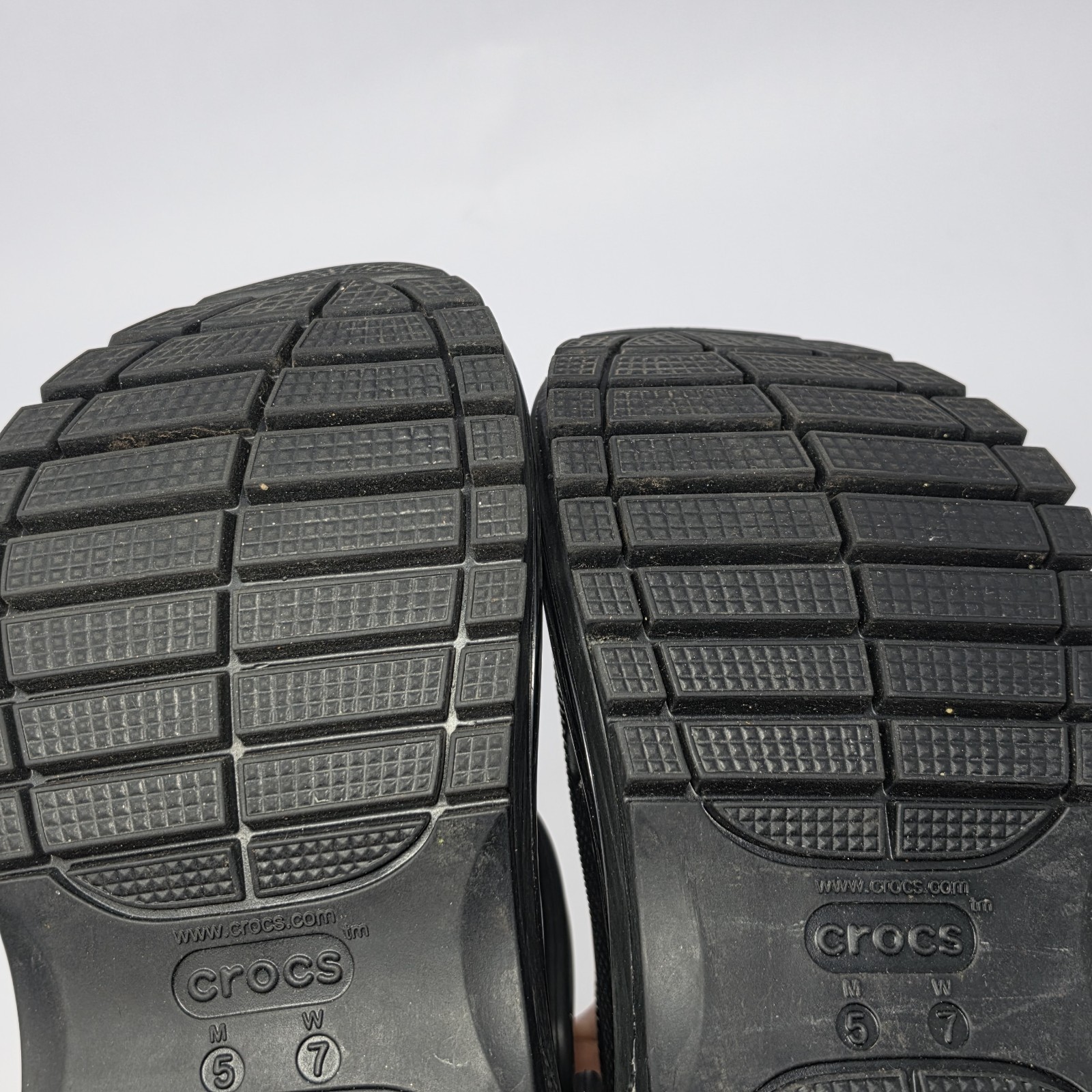 Crocs Mega Crush Clogs Womens 7 Black Classic Slip On Chunky Platform Sandals