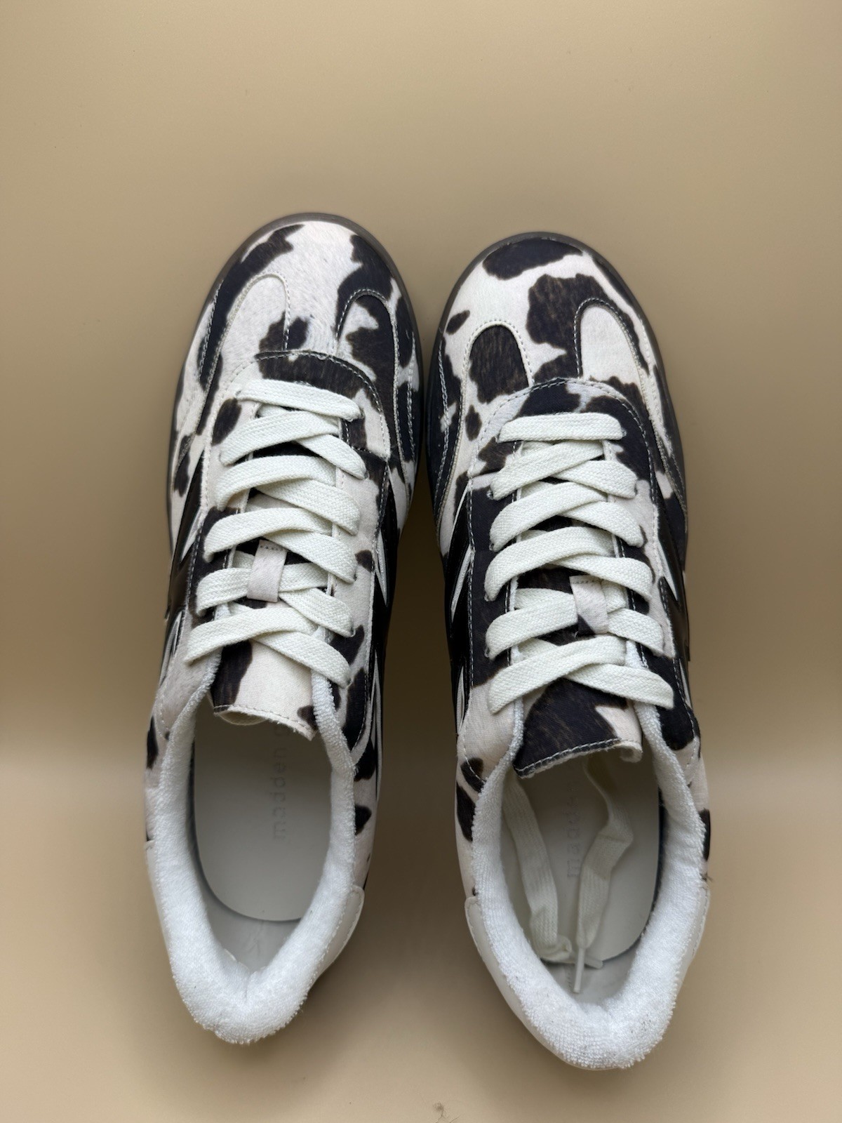 Madden Girl Giia Faux Suede Cow Print Comfort Cushioned Low Top Shoe 9.5 NIB