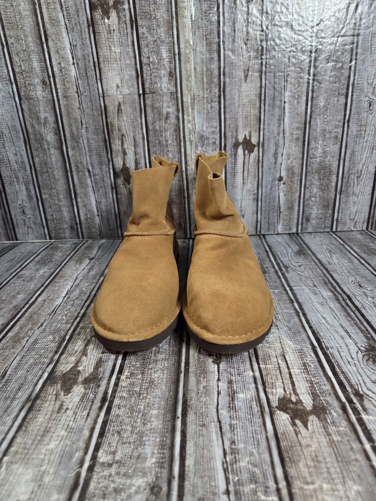UGG Women’s Classic Unlined Mini Chestnut Brown Leather Ankle Boots Size 11