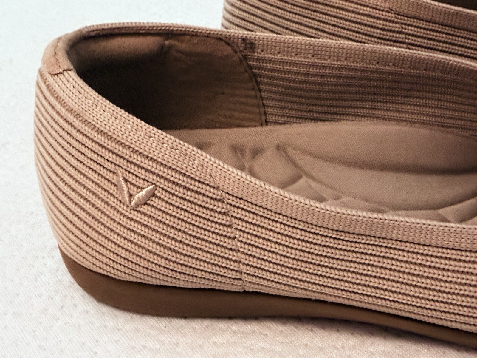Vivaia Margot Square Toe Comfort Flats Women US 5 Camel Tan V Cut Ribbed Pull On