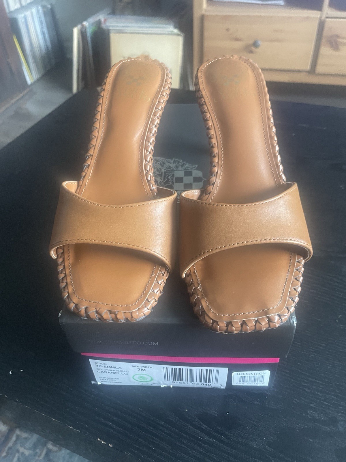 Vince Camuto, Women’s, Emmla Stitched Mule Sandals, Caramello, 7, Medium