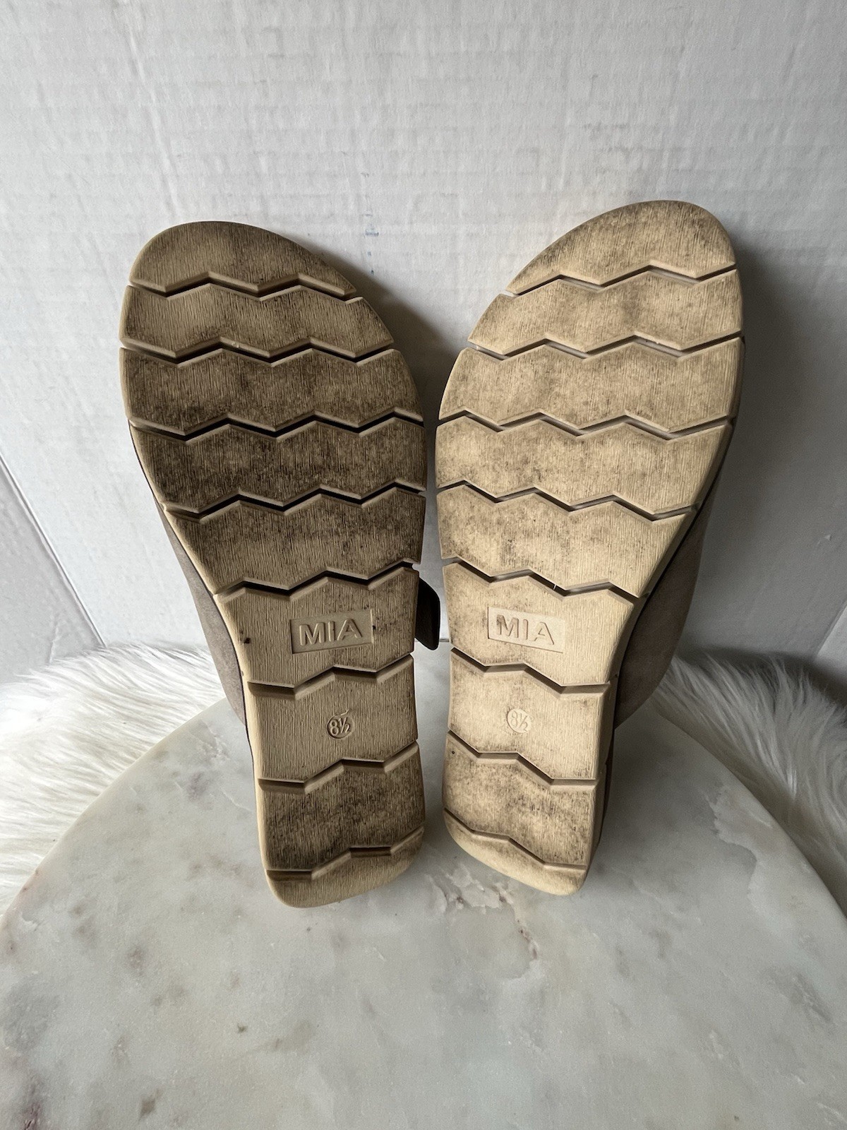 MIA Leila Women’s Size 8.5 Beige Brown Slide Sandals Double Straps and Buckle