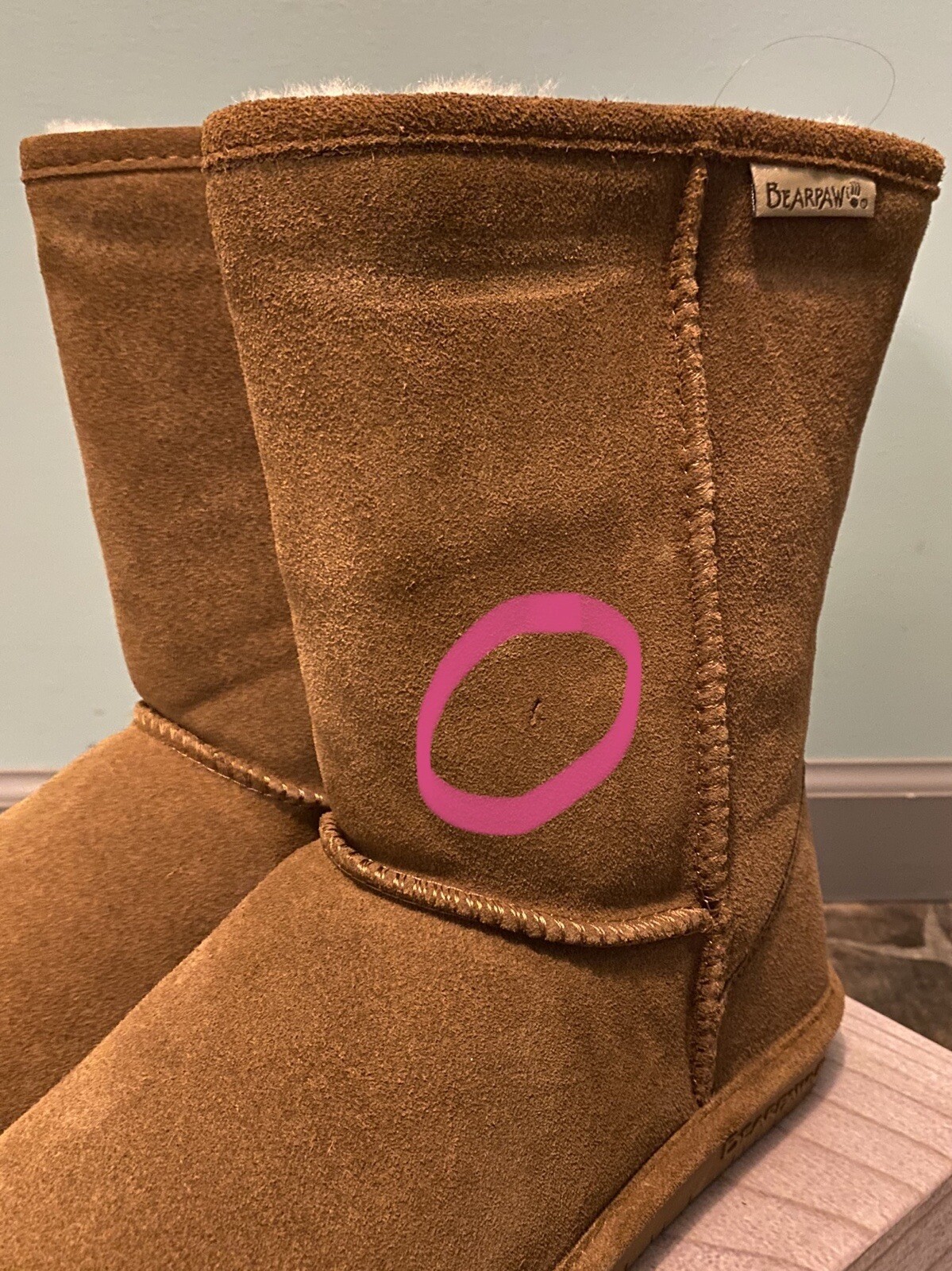 New w/ Box Bearpaw Women’s Emma Short 608W, Hickory II 220, Size 10