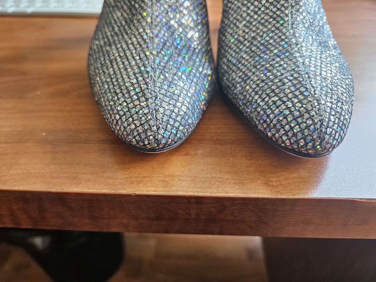 Great Used .SJP by Sarah Jessica Parker Women’s Minnie Glitter Booties sz 36.5