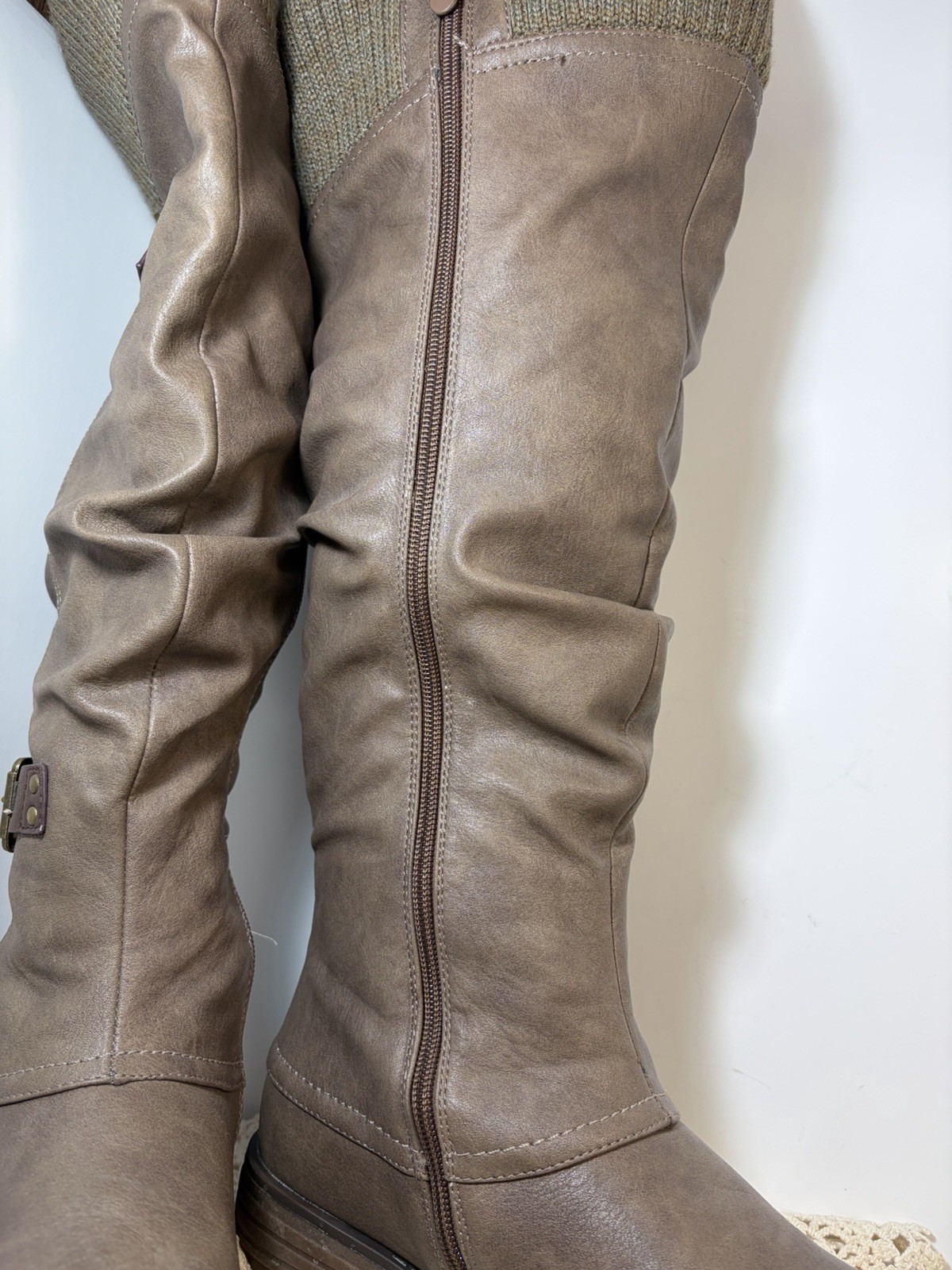 Dream Pairs Winter Boots Size 8 Knee High Sock Upper Lined And Polyester Lower
