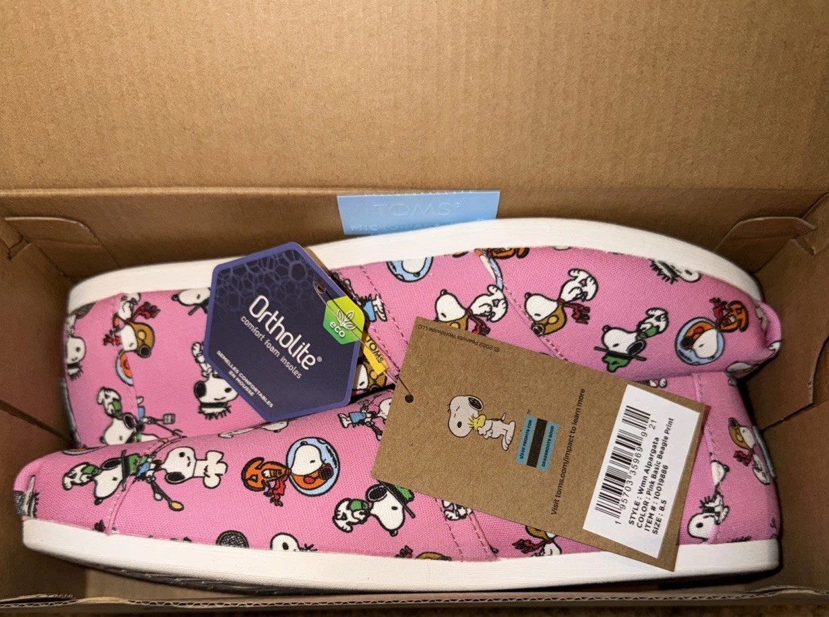 NIB TOMS X Peanuts Alpargata Pink Snoopy Print Limited Edition Women Size 8.5