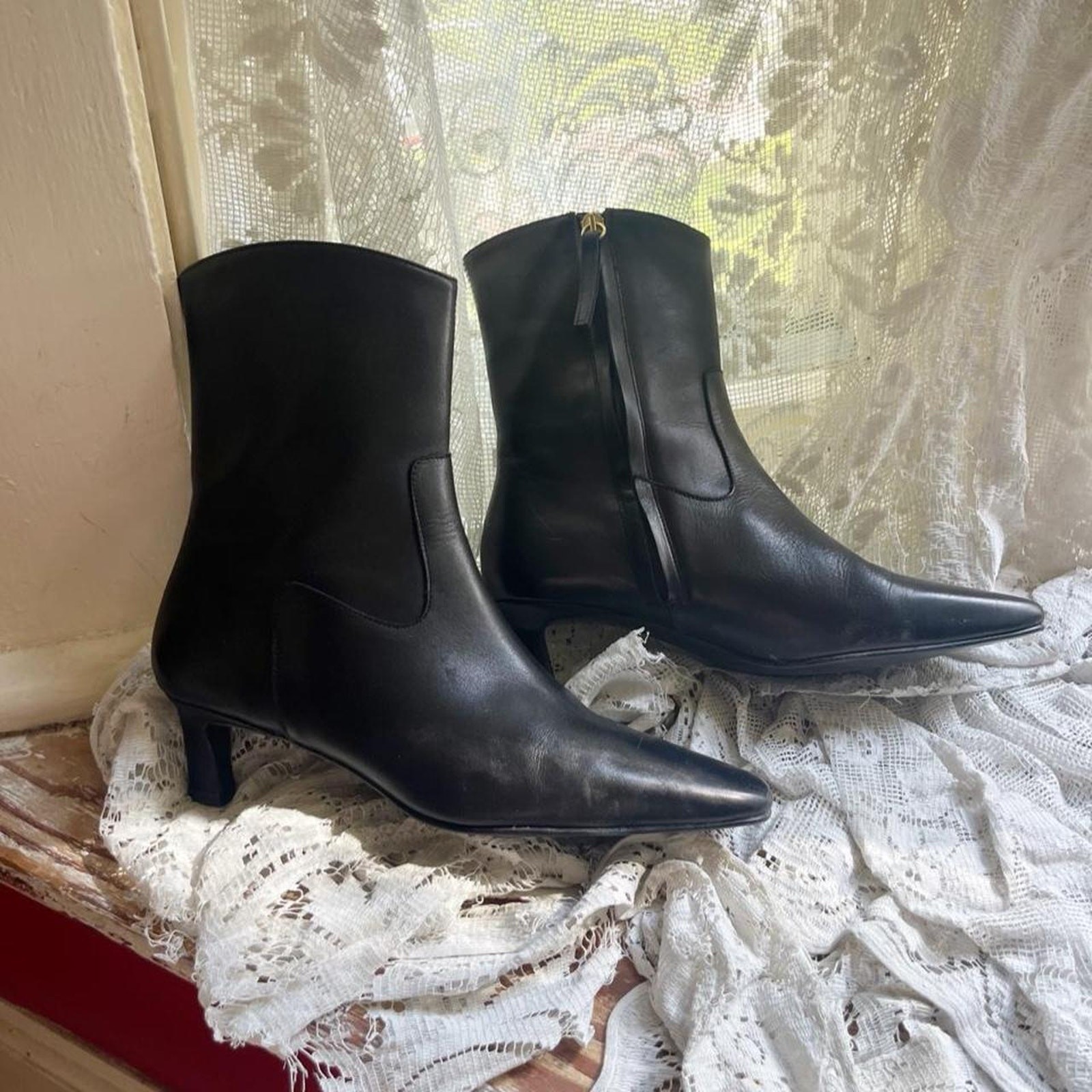 Modern Alohas Black Nash Leather Zip Up Short Kitten Heel Ankle Boots Size 8