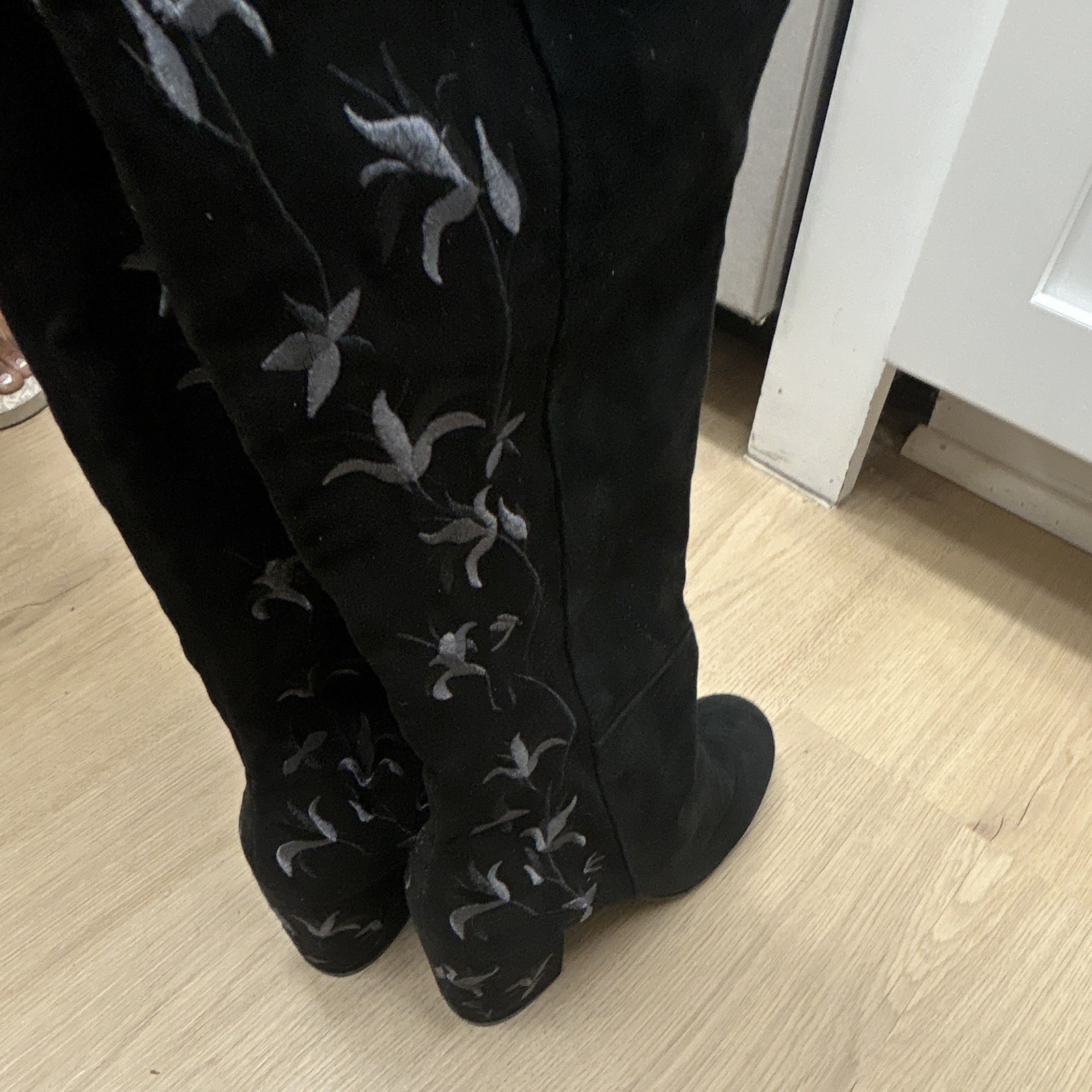 Kenneth Cole Womens Black Suede Thigh High Boot Floral Embroidered Zip 7.5