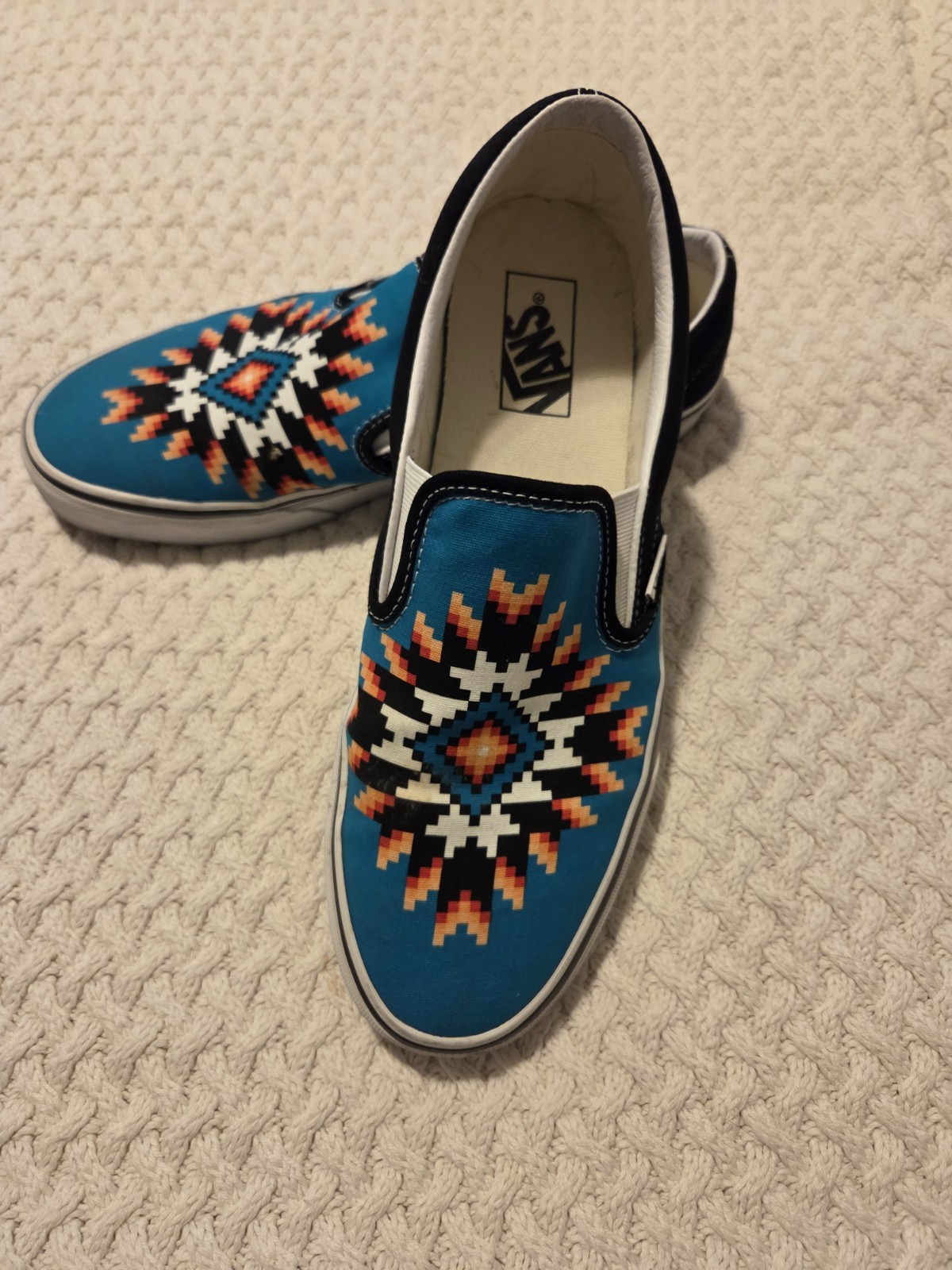 Size 9.5 – VANS Classic Slip-On Multicoloured