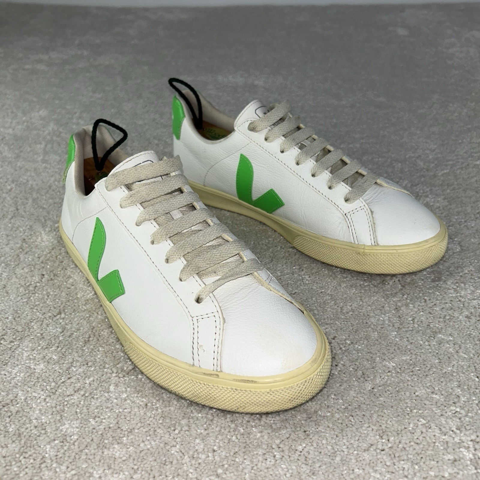 VEJA Esplar Logo Low Sneakers White & Absinthe Neon Green Leather Size 39 / 8 US