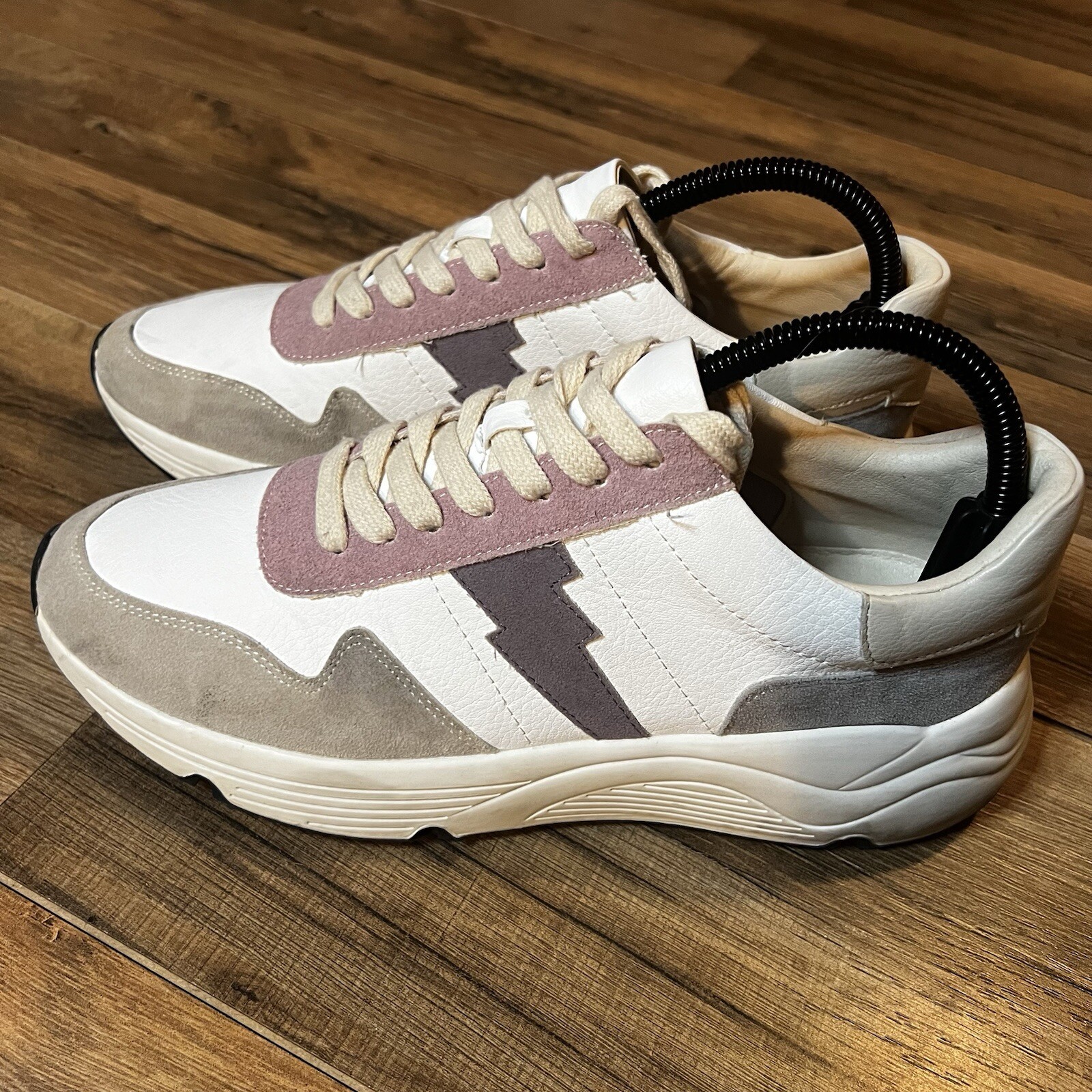White Raven Women’s Sz 9 Tennis Shoes Beige Purple Cream Suede Lace Up Sneakers
