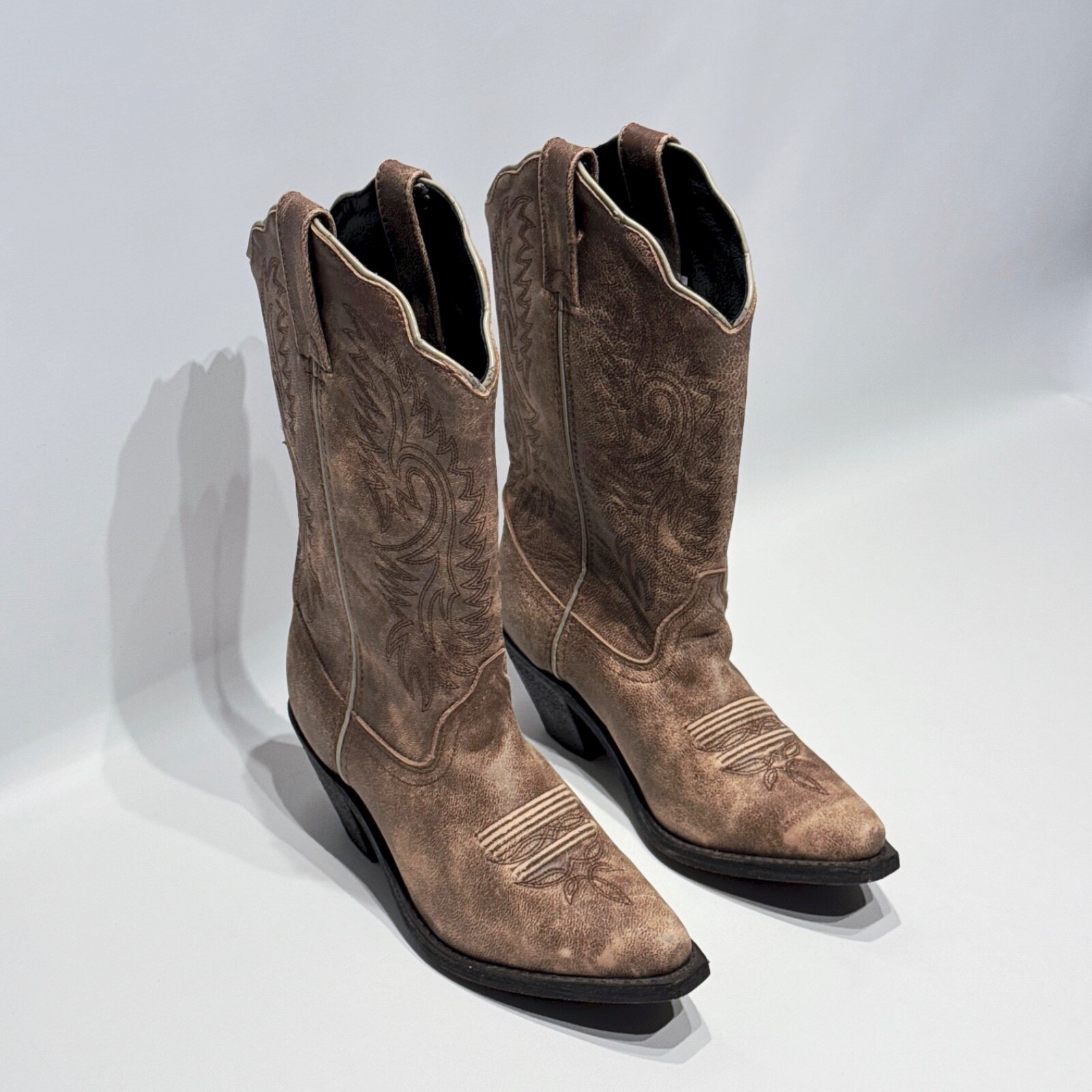NWOB Rockin’ Country Brown Leather Cowgirl Western Boots Snip Toe Women Size 7M