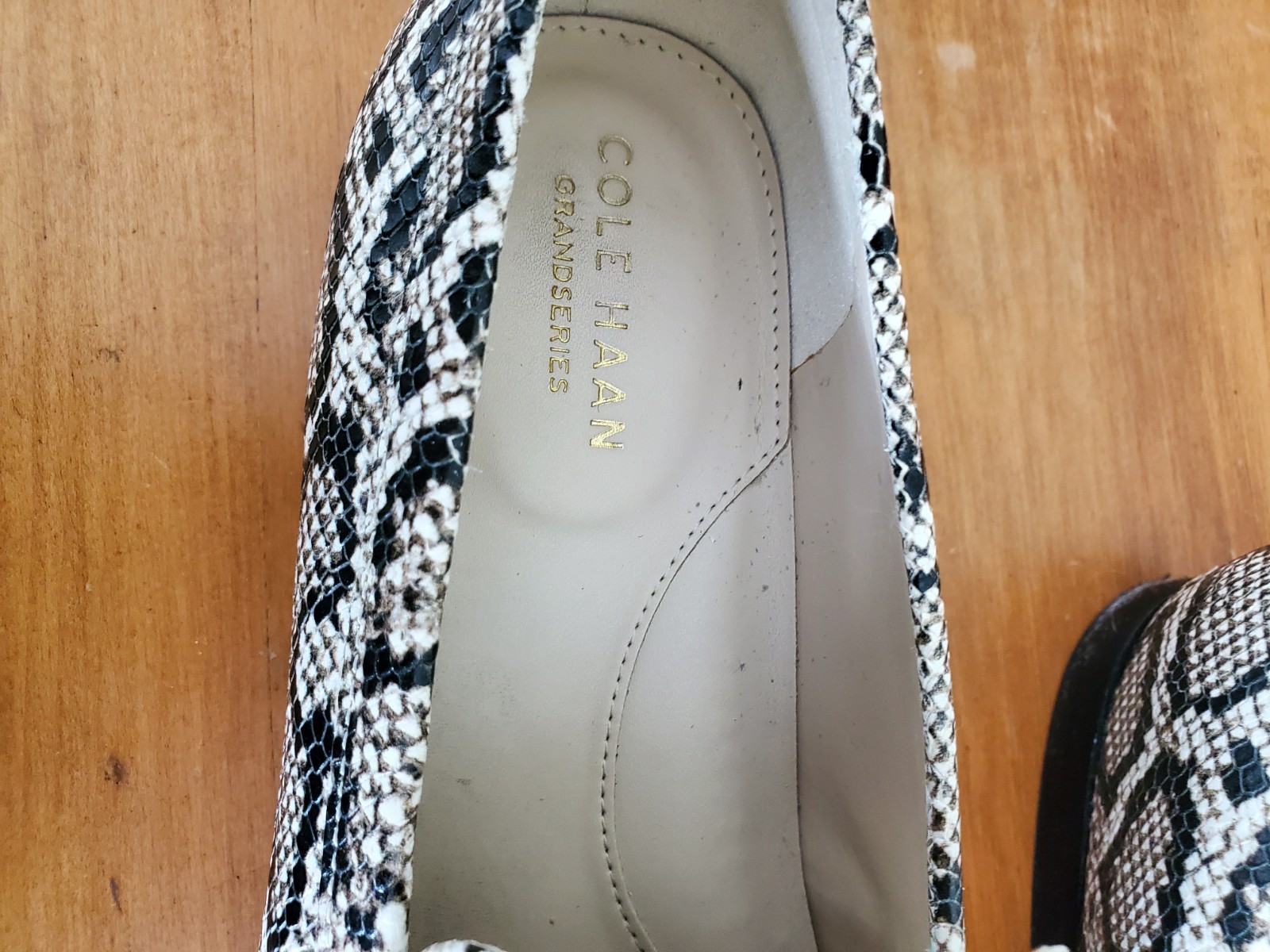 Cole Haan Grand Series Loafers Women 8.5B Multi Snake Print Embossed Leather EUC