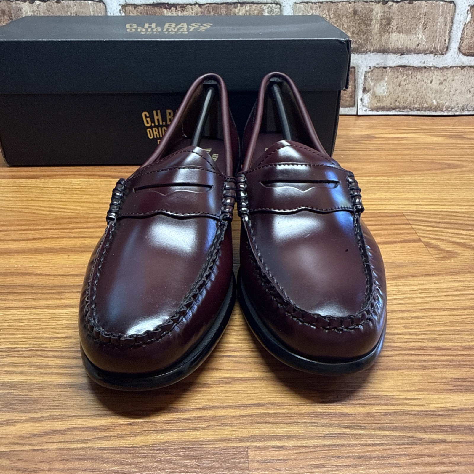New GH Bass Women’s Whitney Weejuns Penny Loafers Size 9.5 M