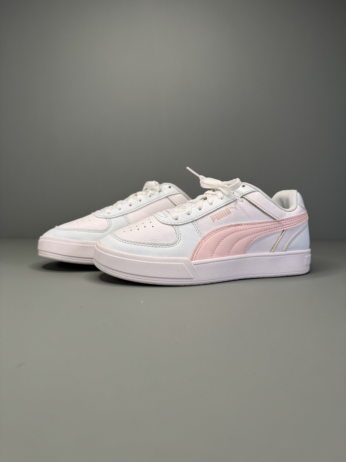 Puma Caven 2.0 Women’s Size 4 White Pink Casual Sneakers Excellent