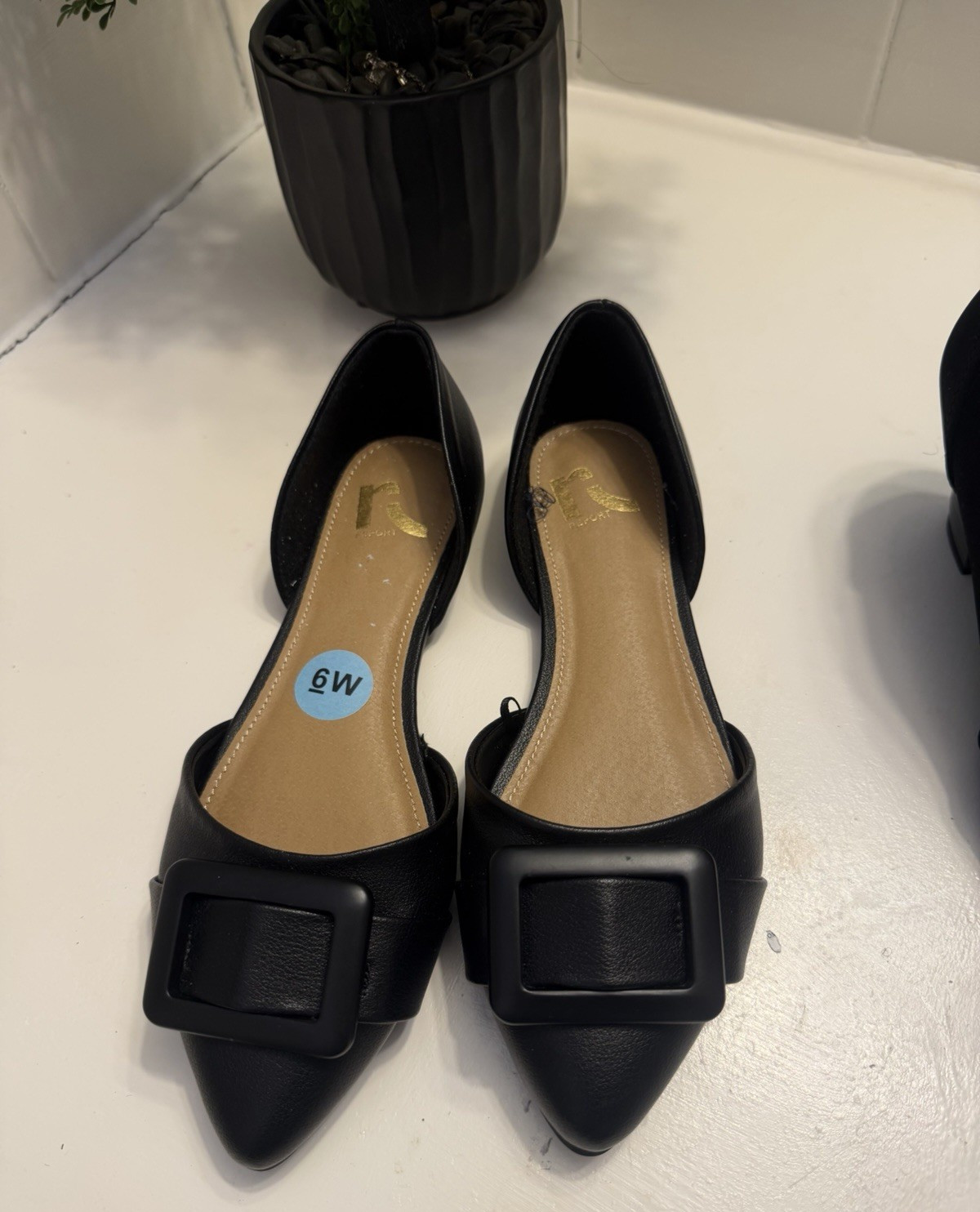 Women’s Black Patent Leather Pointed Toe Slip-On Flats w/ Buckle, US 6