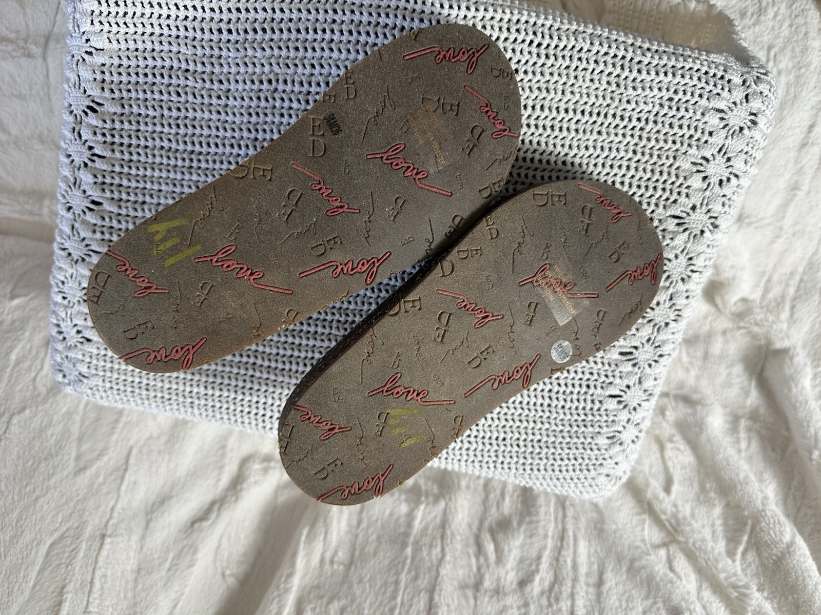 ED Ellen DeGeneres Embroidered Cat Yarn Slip-On Slippers Brown Women’s Size 5.5