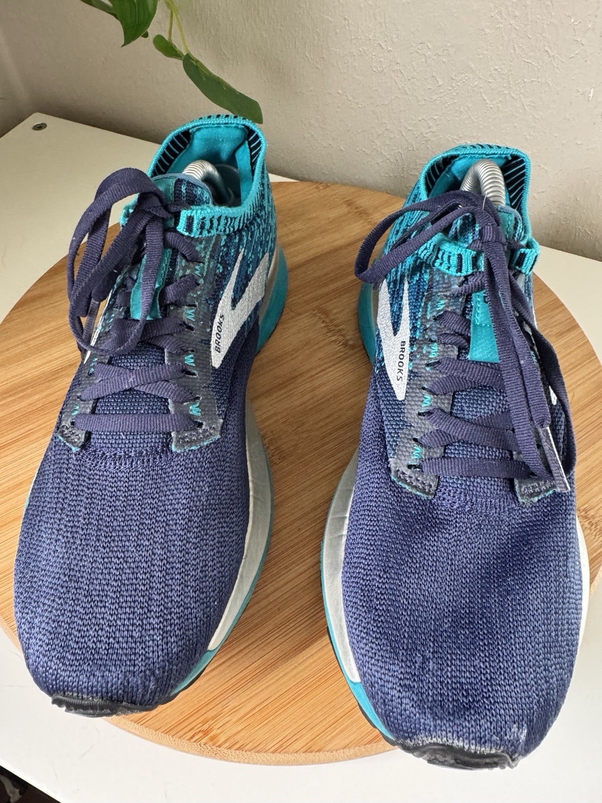 Brooks Ricochet Blue Running Shoes. Women’s 8 B