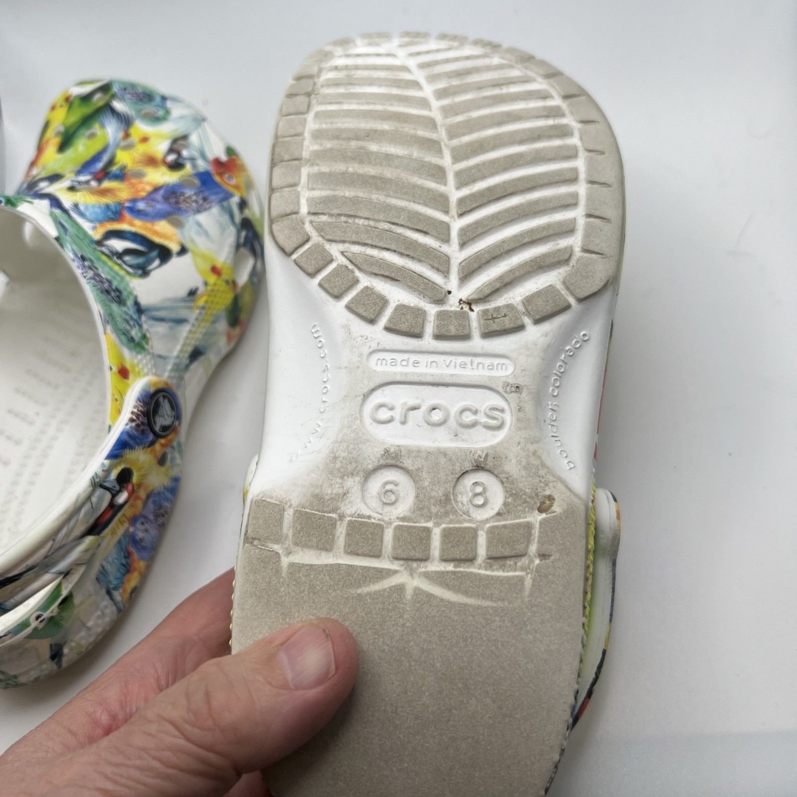 Crocs Island Escape Clogs Women’s Size 8 Mens Size 6 SEE DESCRIPTION