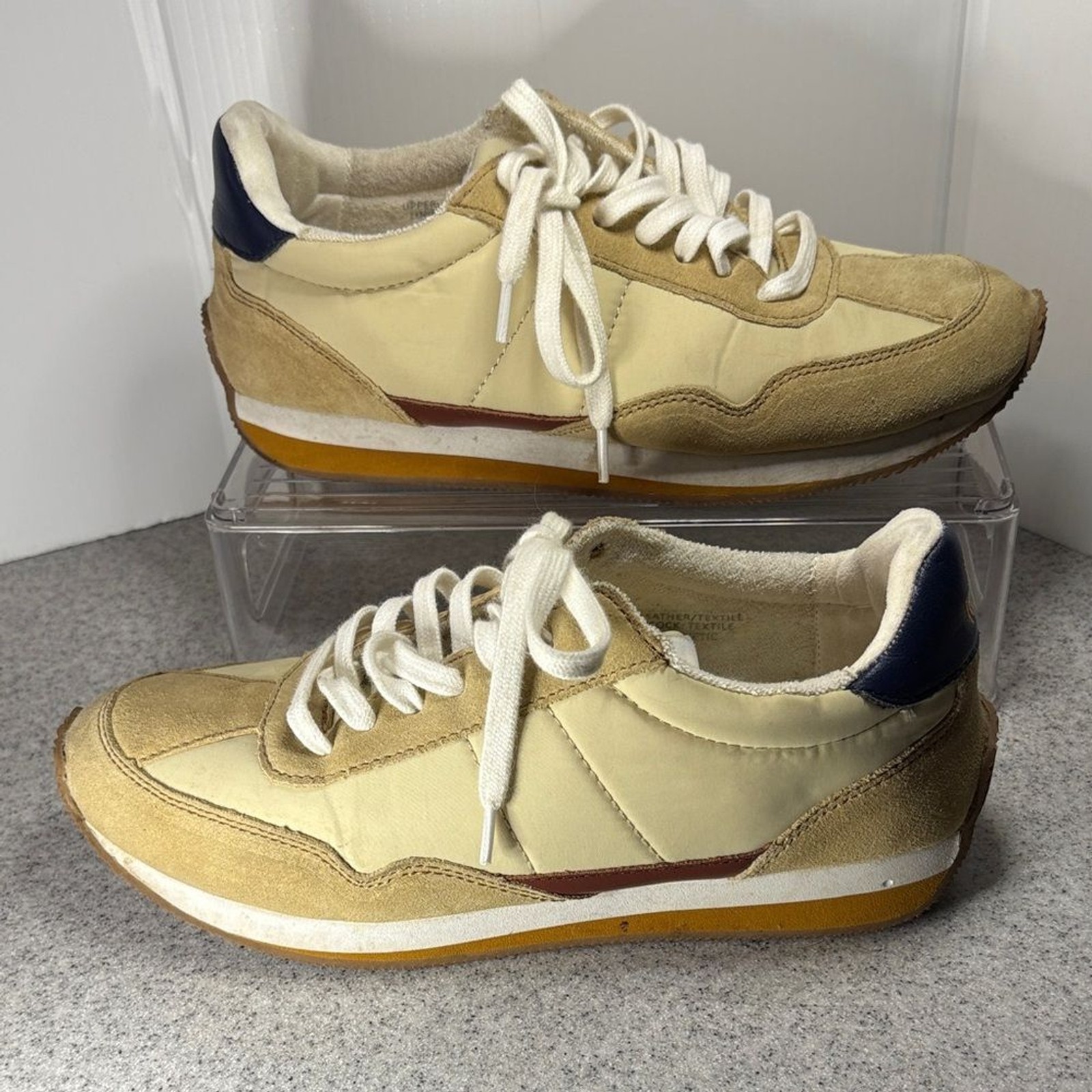 Madewell Beige and Navy Athletic Shoes.‎ Fc5