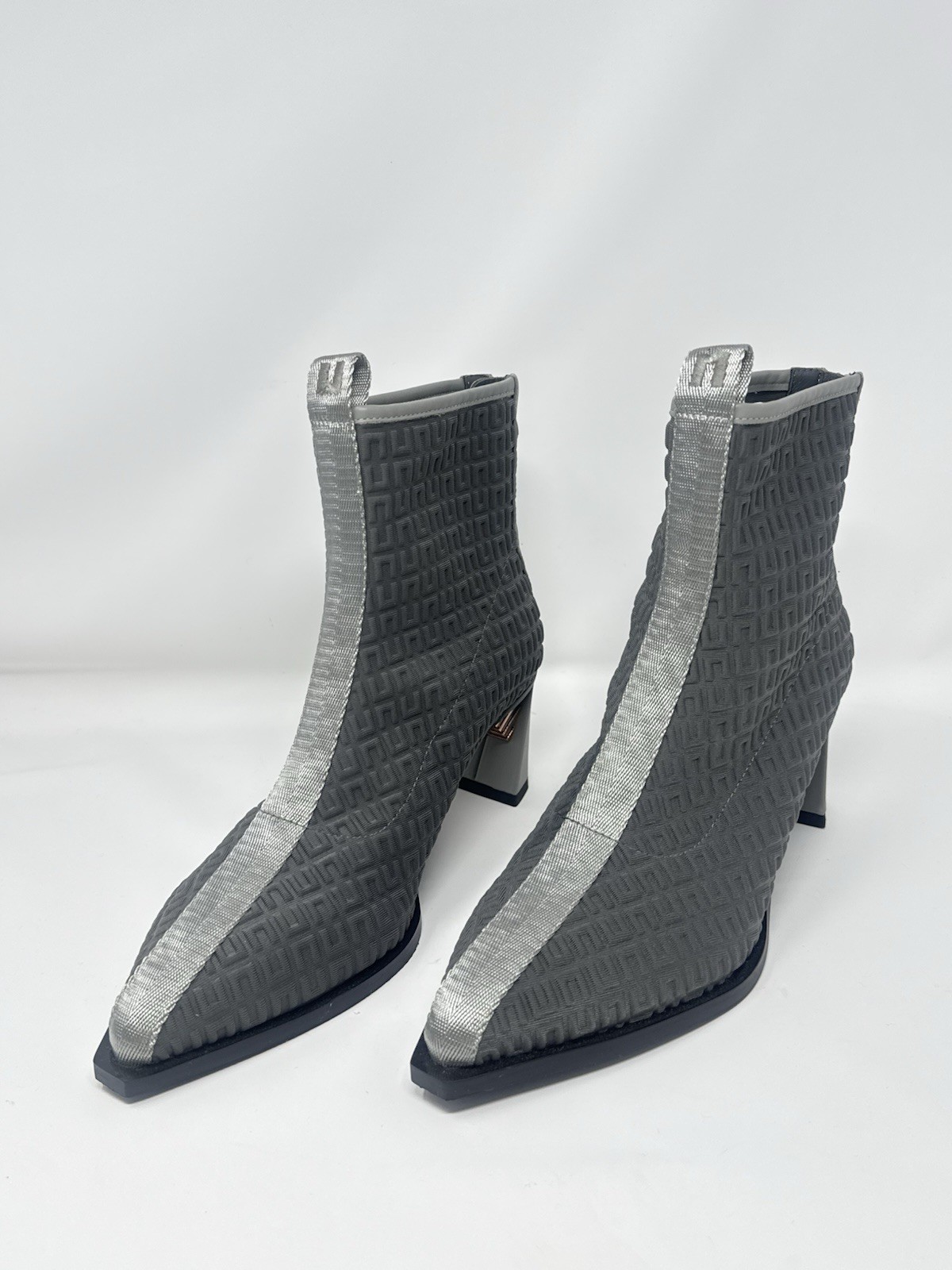 United Nude Sonar Booties Gray Silver Sculptural Metallic Heel Pointy Toe EU41