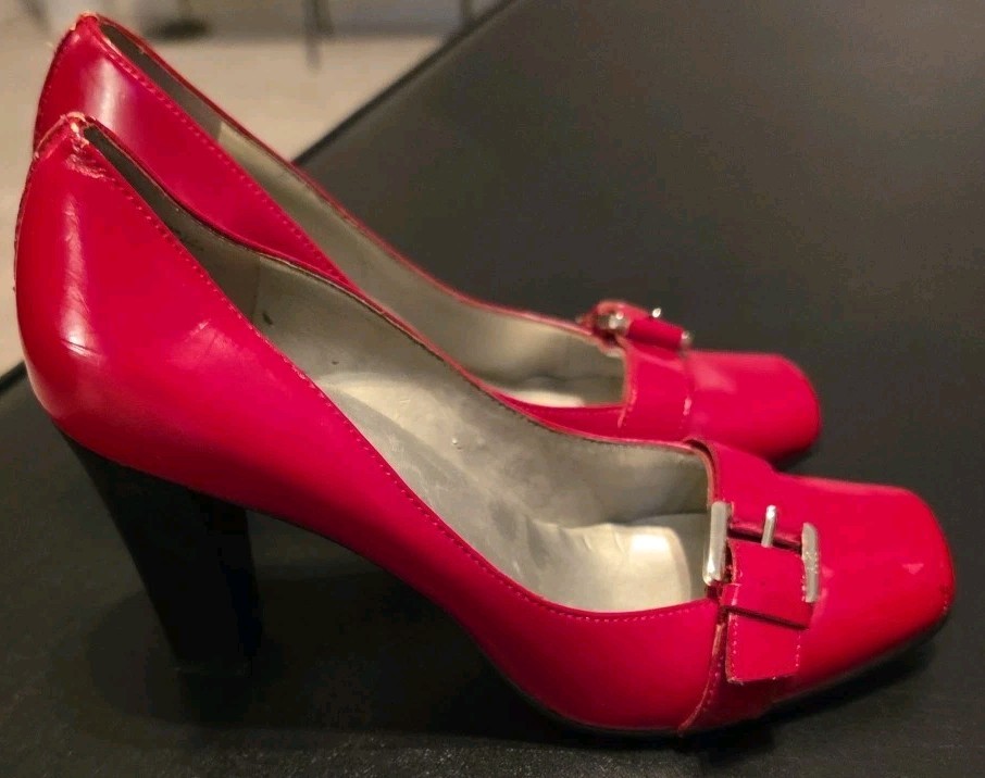 ANNE KLEIN SHOES 8M RED PATENT LEATHER BUCKLE STRAP 3.25″ BLACK HEELS