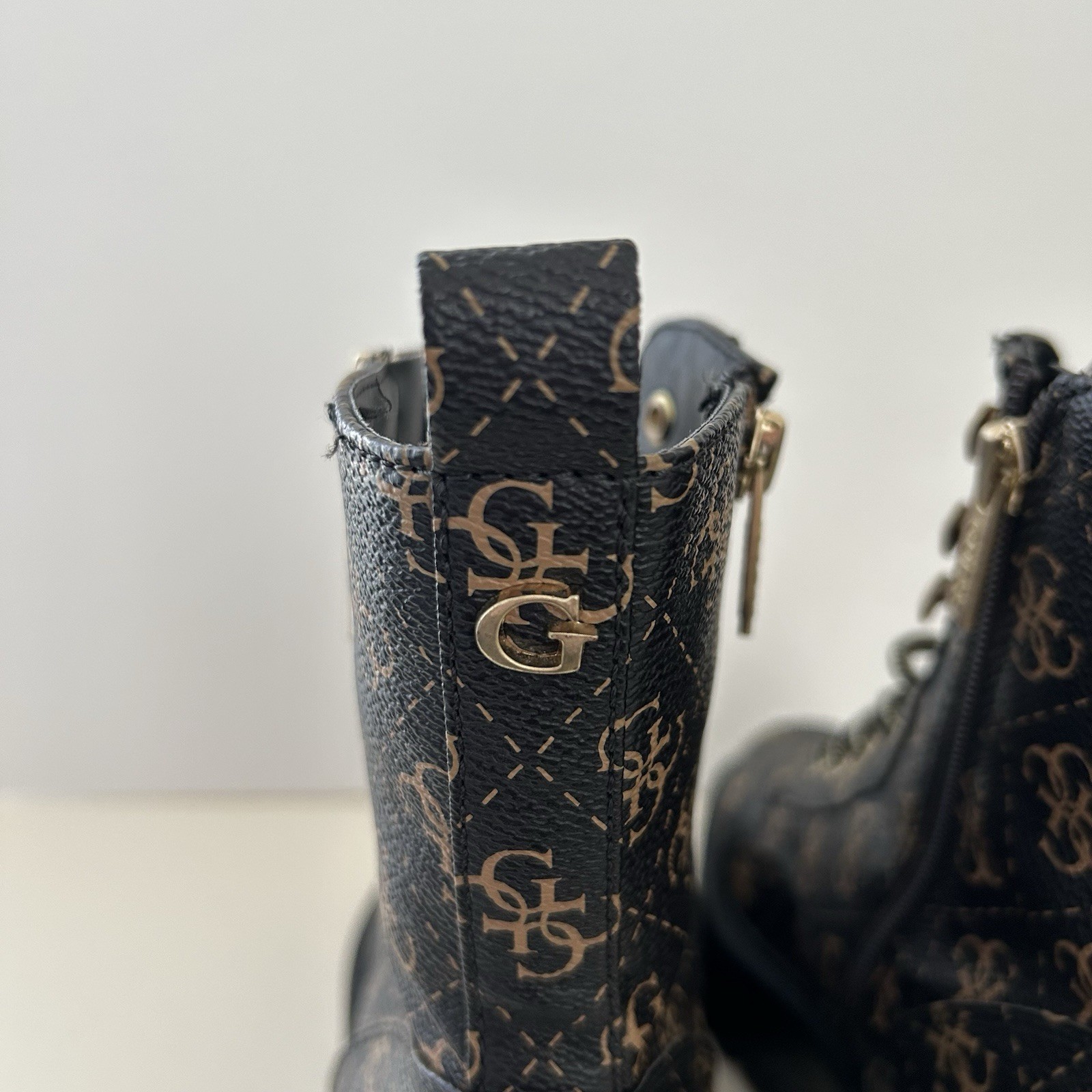 GUESS Womens Boots Size 6.5 Brown Logo Zipper Lug Sole Fearne Round Toe Combat